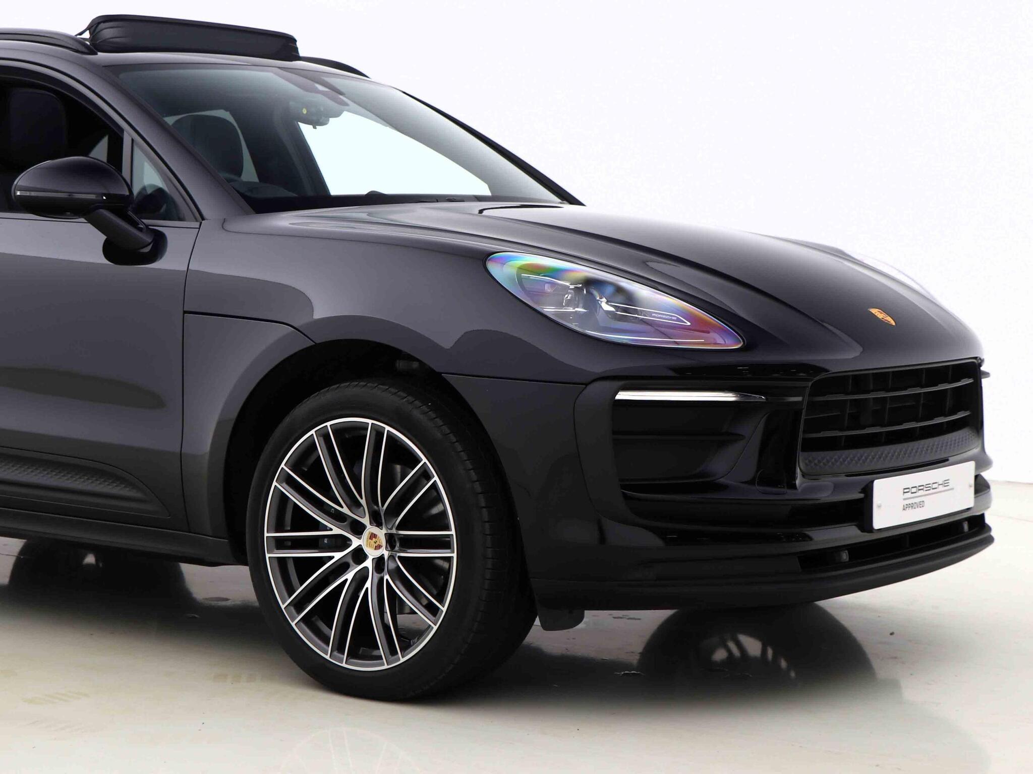 Porsche Macan view 11