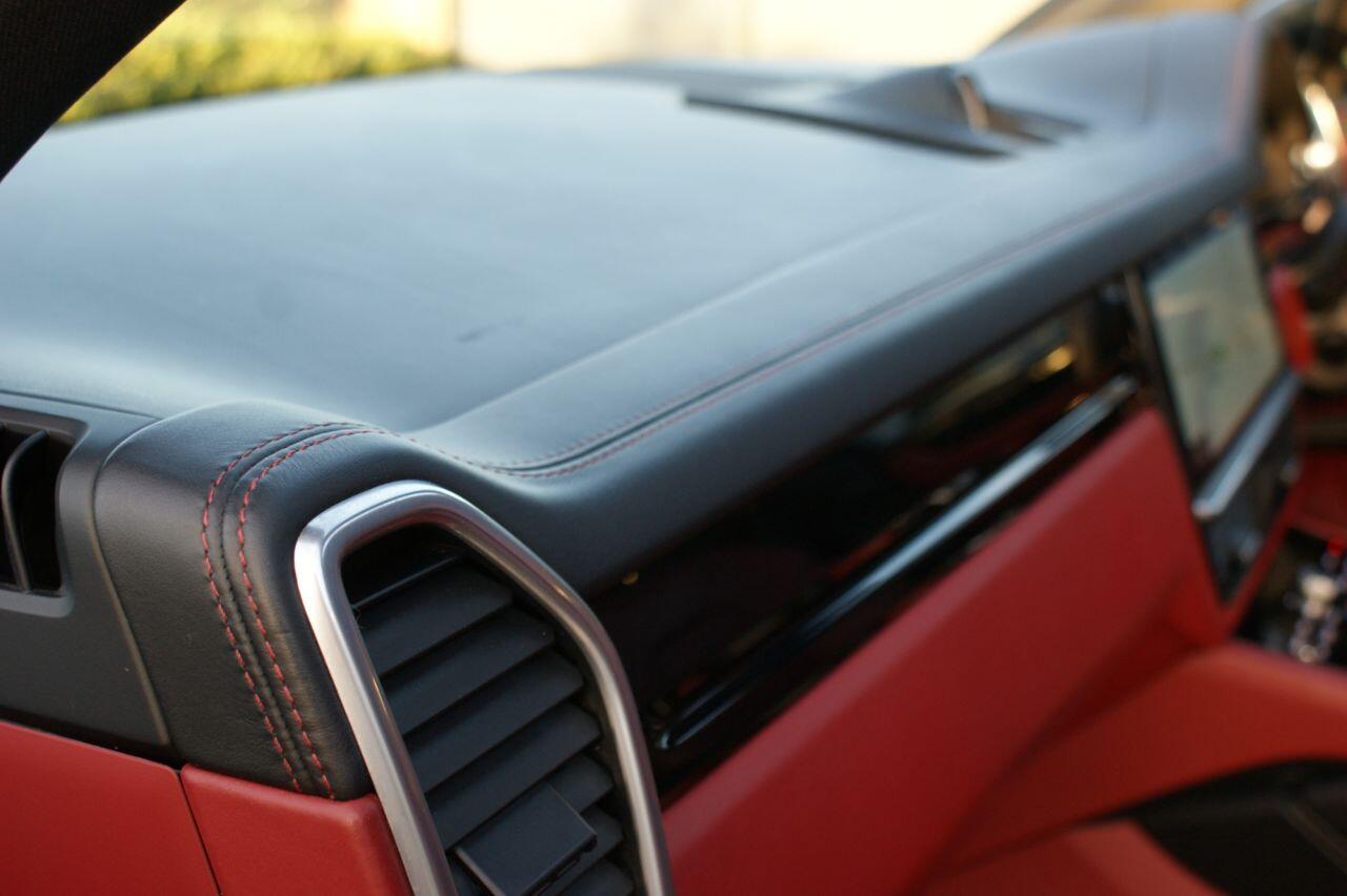 Porsche Cayenne view 30