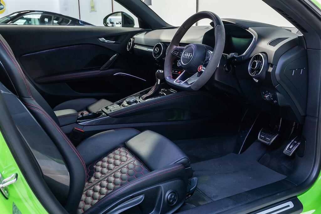 Audi TT RS view 7