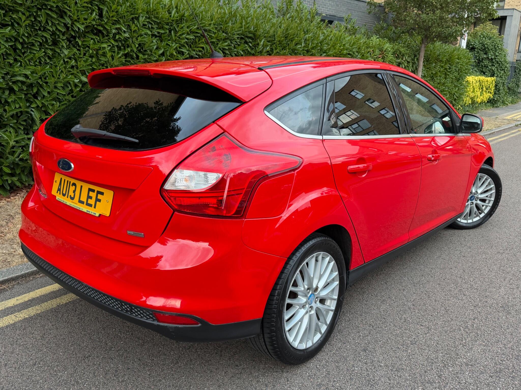 Ford Focus view 11