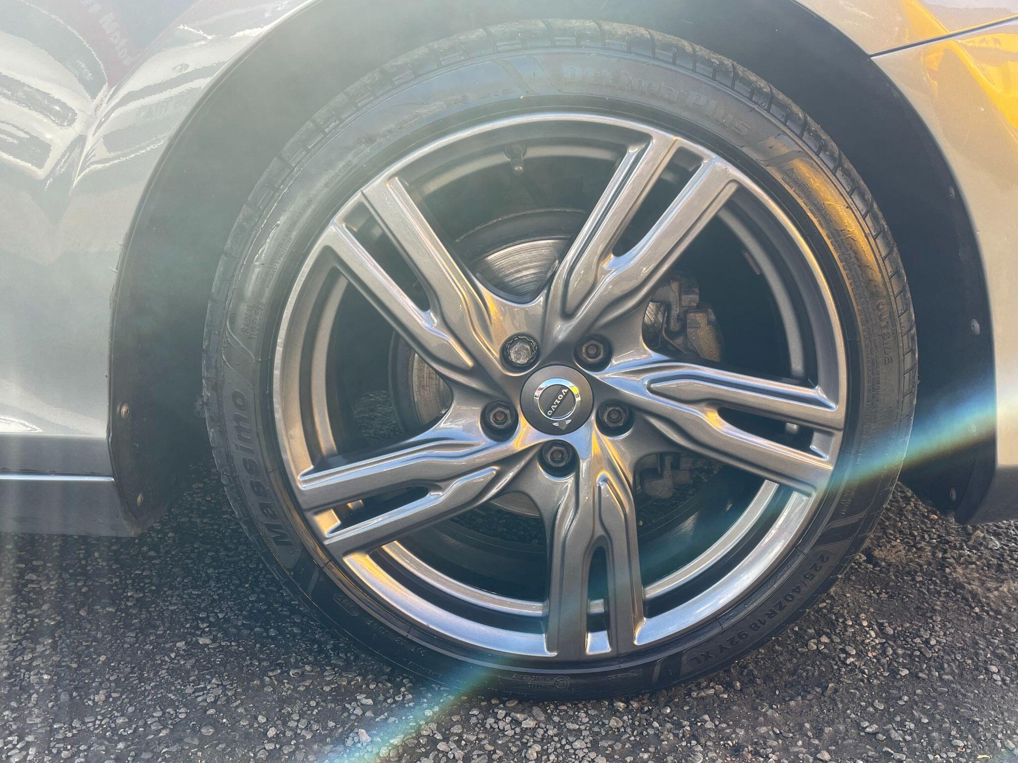 Volvo V40 view 17