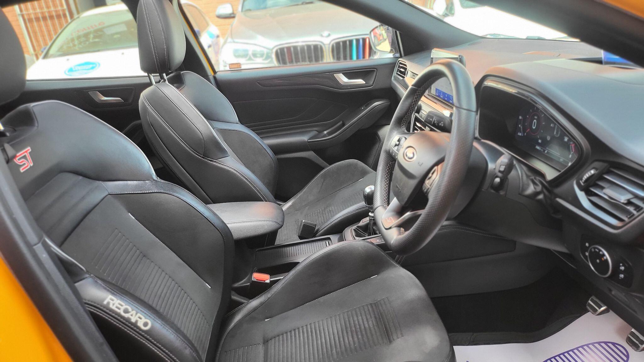 Ford Focus view 17