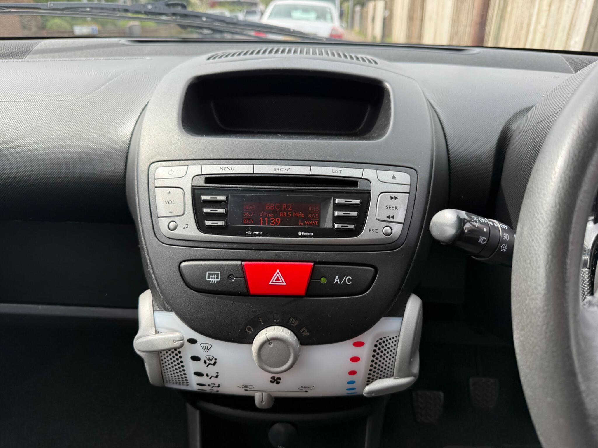 Citroen C1 view 11