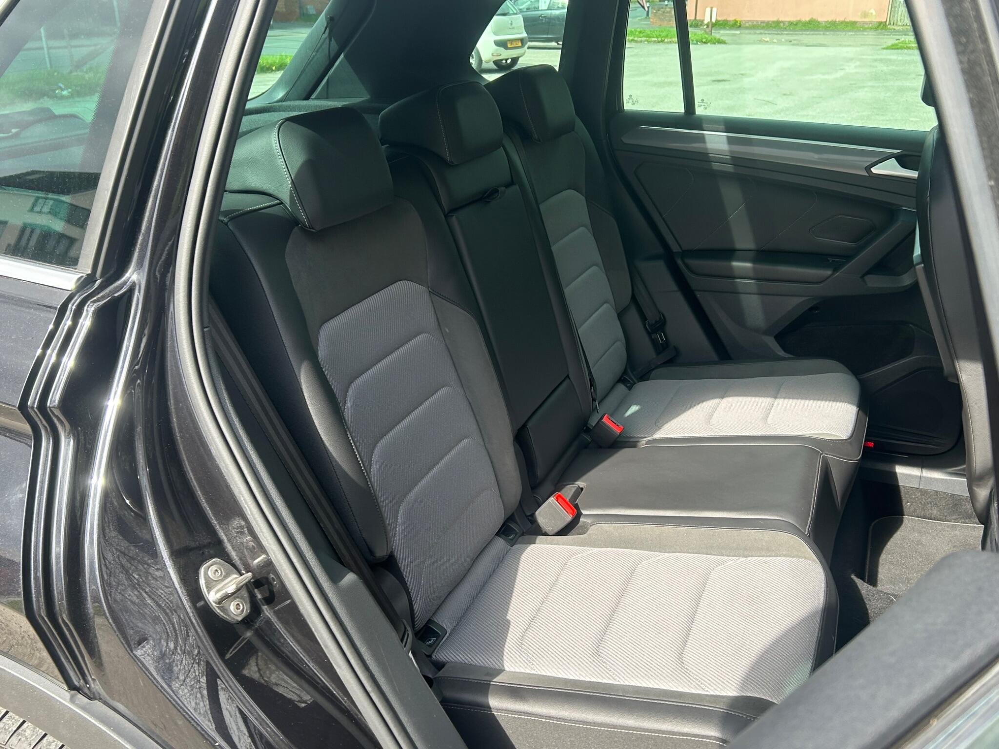 Volkswagen Tiguan view 26