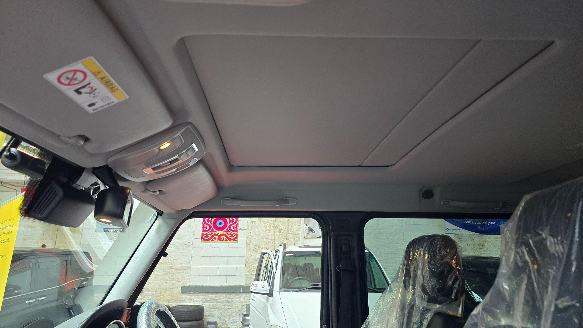 Mercedes-Benz G-Class view 31