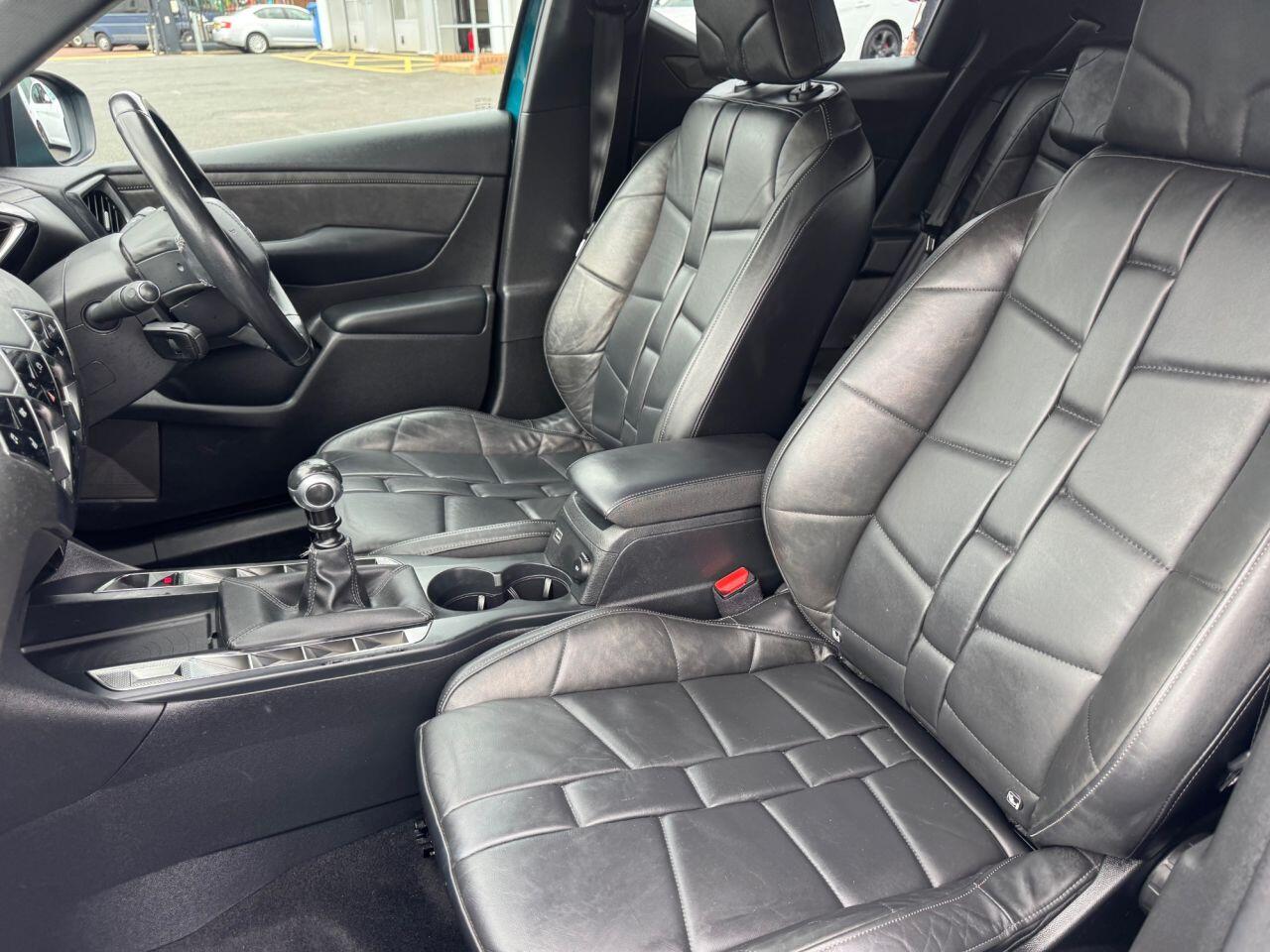 DS Automobiles DS 3 Crossback view 12
