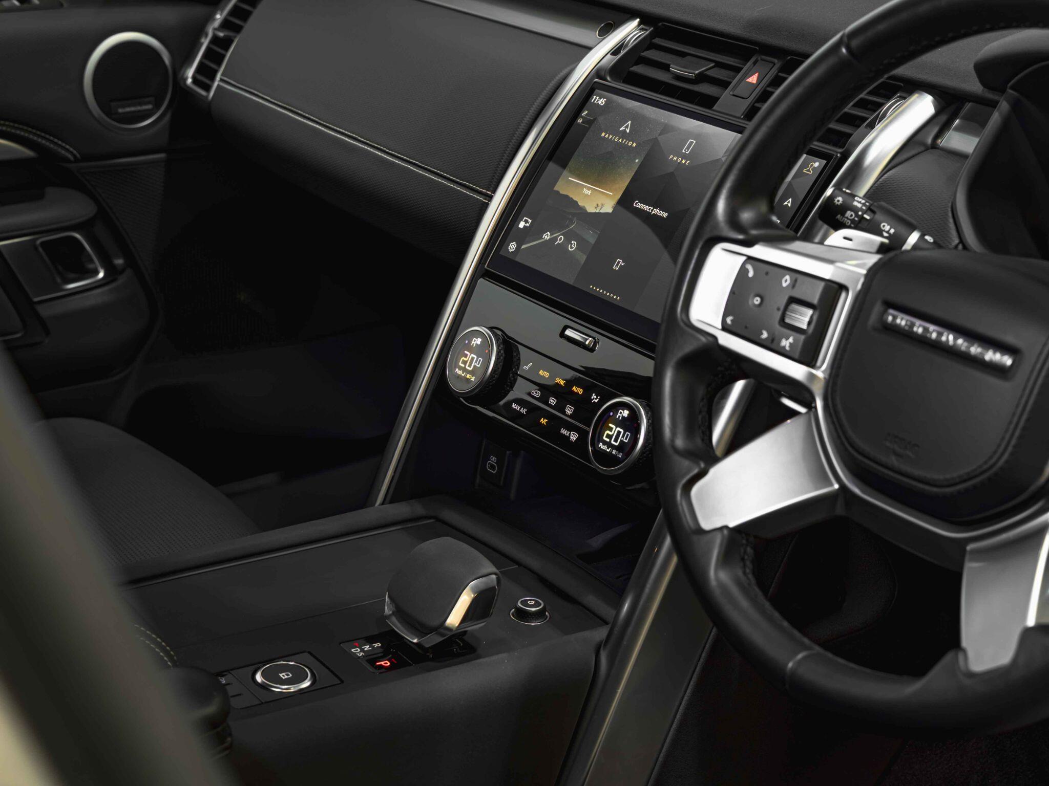 Land Rover Discovery 3 view 20