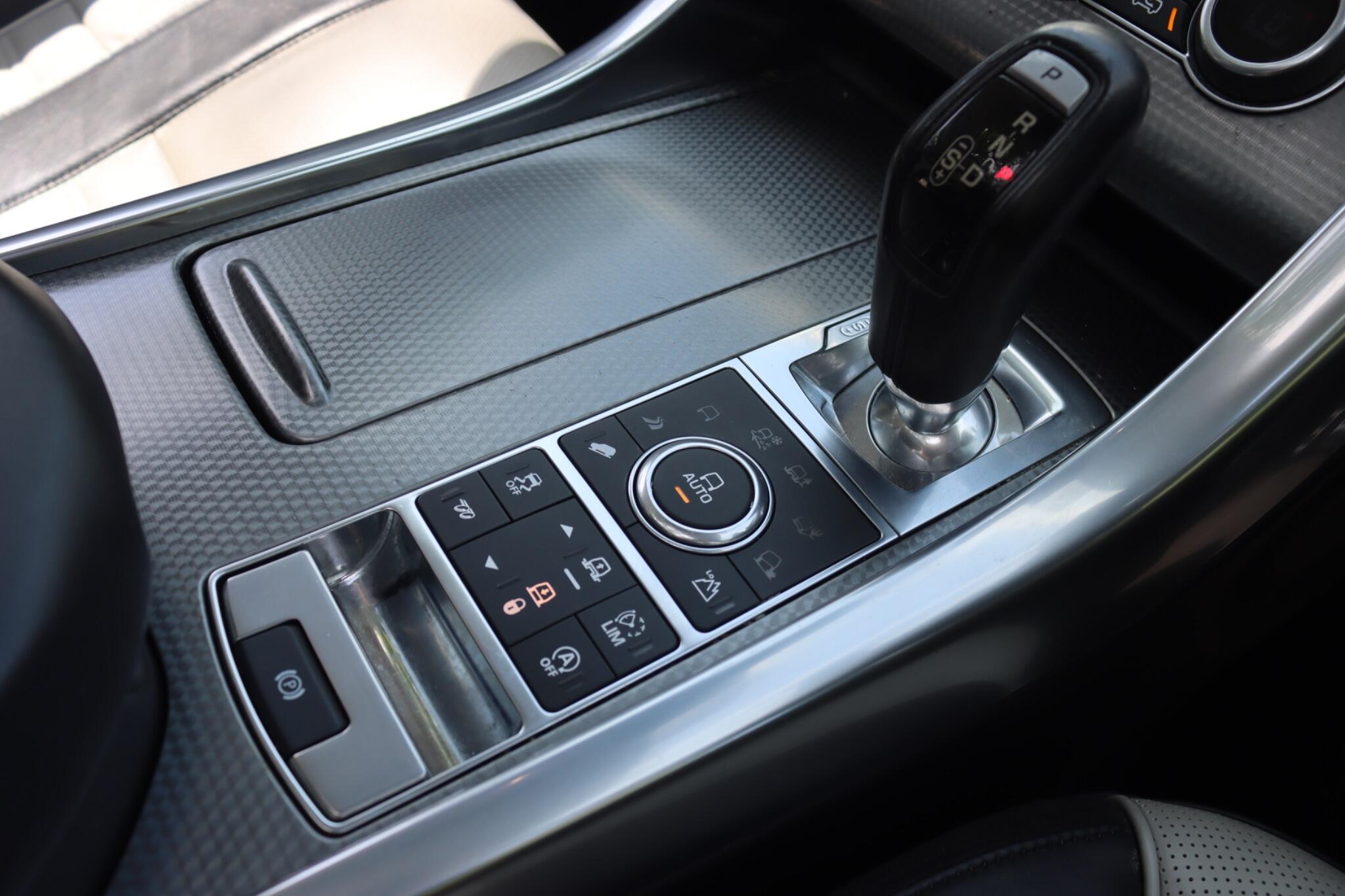 Land Rover Range Rover Sport view 30