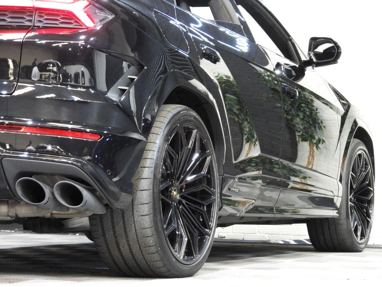 Lamborghini Urus view 84