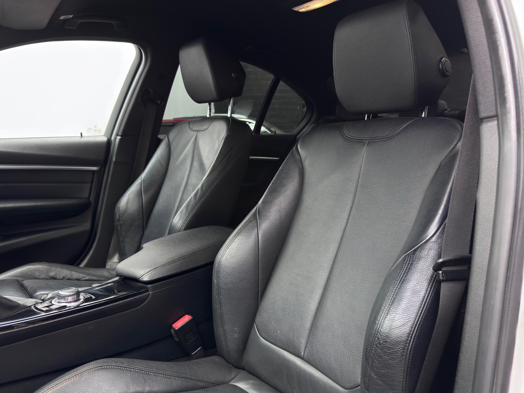 BMW 3 Series view 15