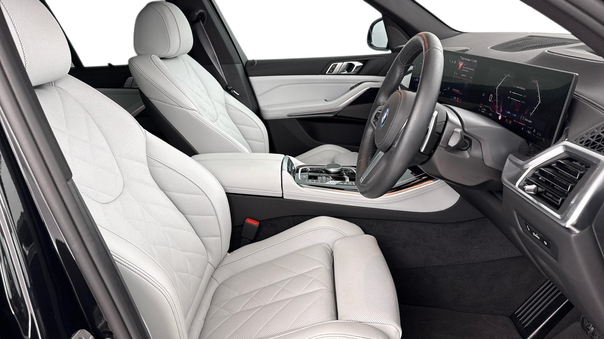 BMW X5 view 11