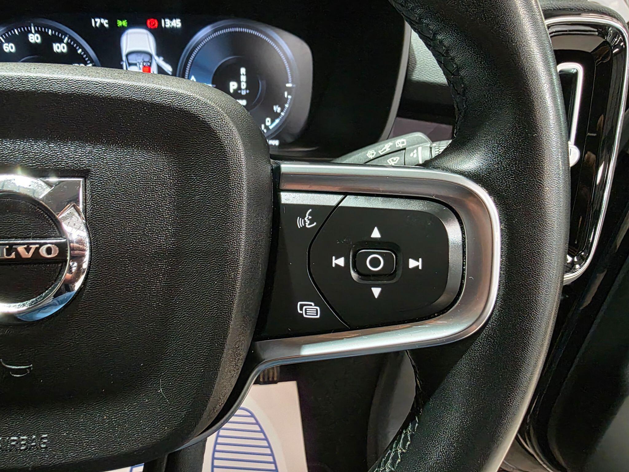 Volvo XC40 view 18