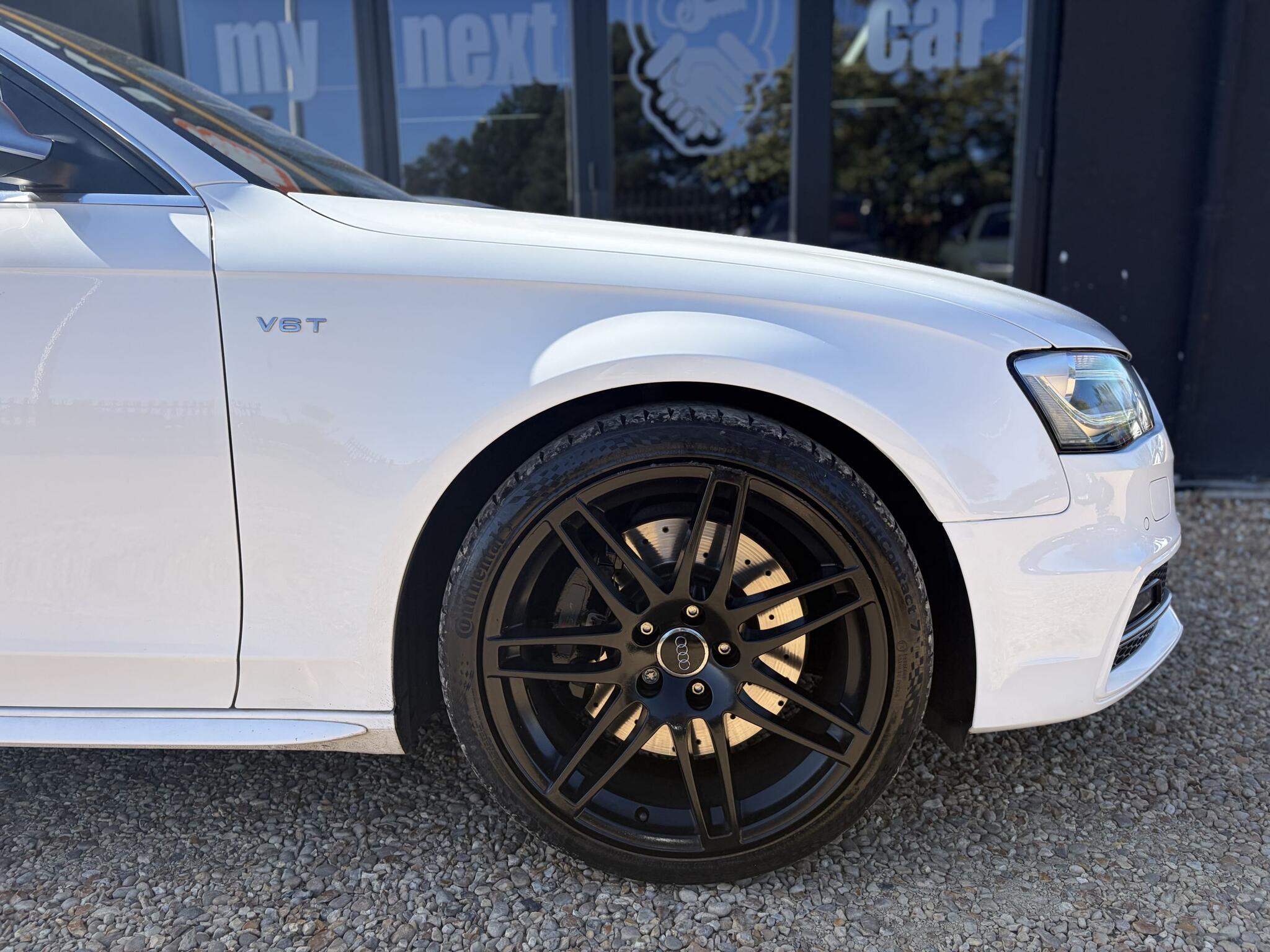 Audi S4 view 14