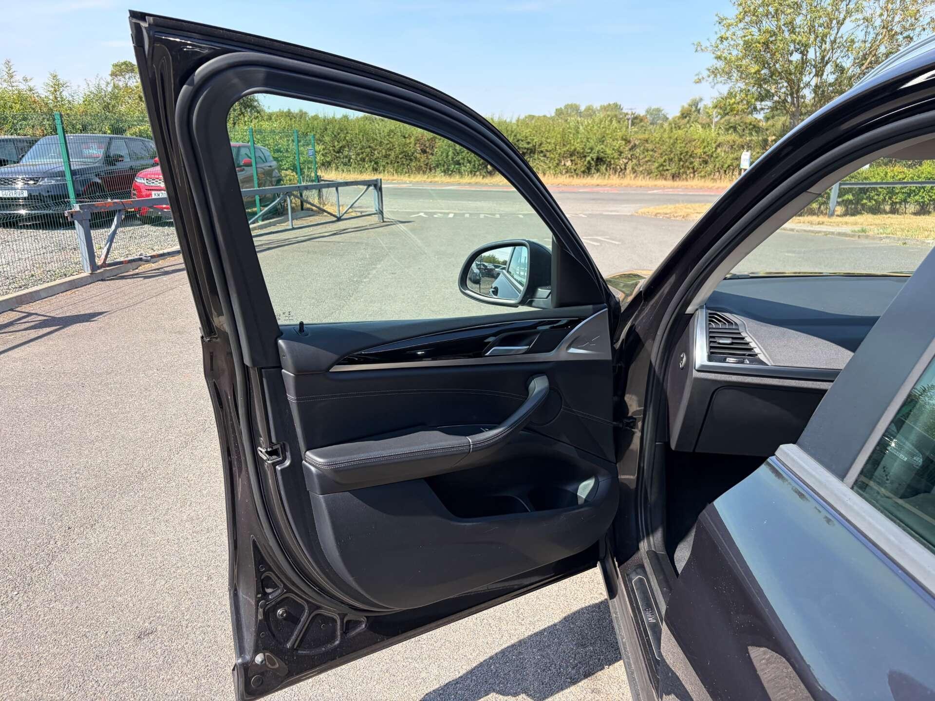 BMW X3 view 14
