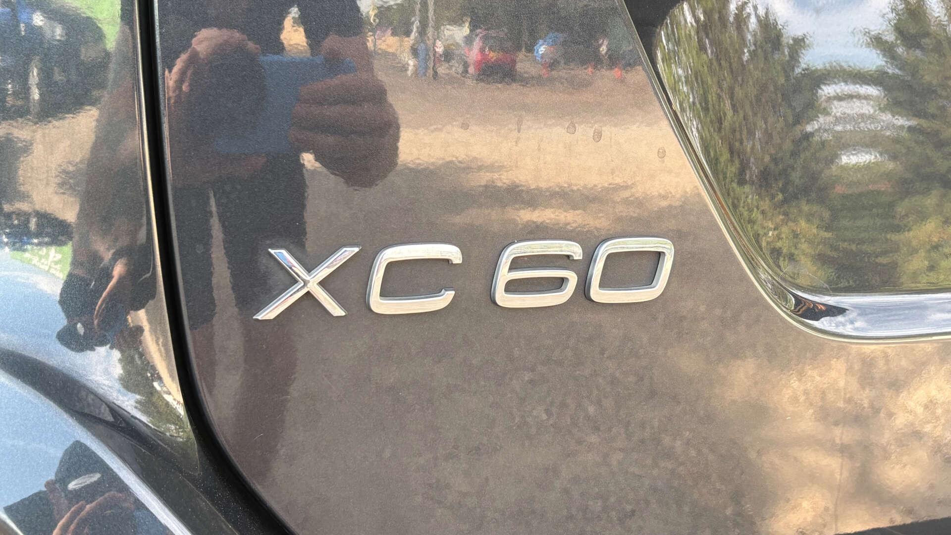 Volvo XC60 view 45