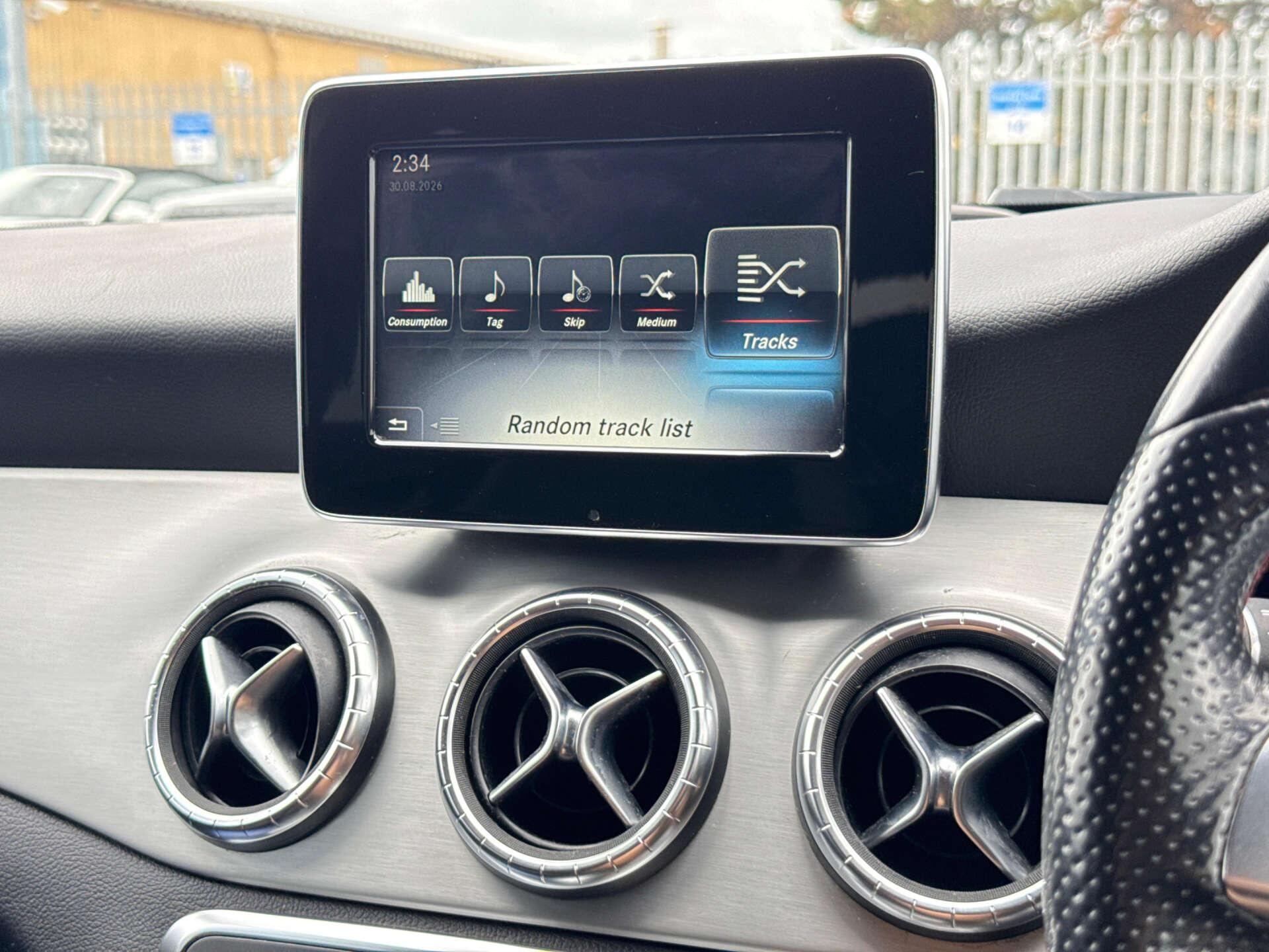 Mercedes-Benz Cla view 74