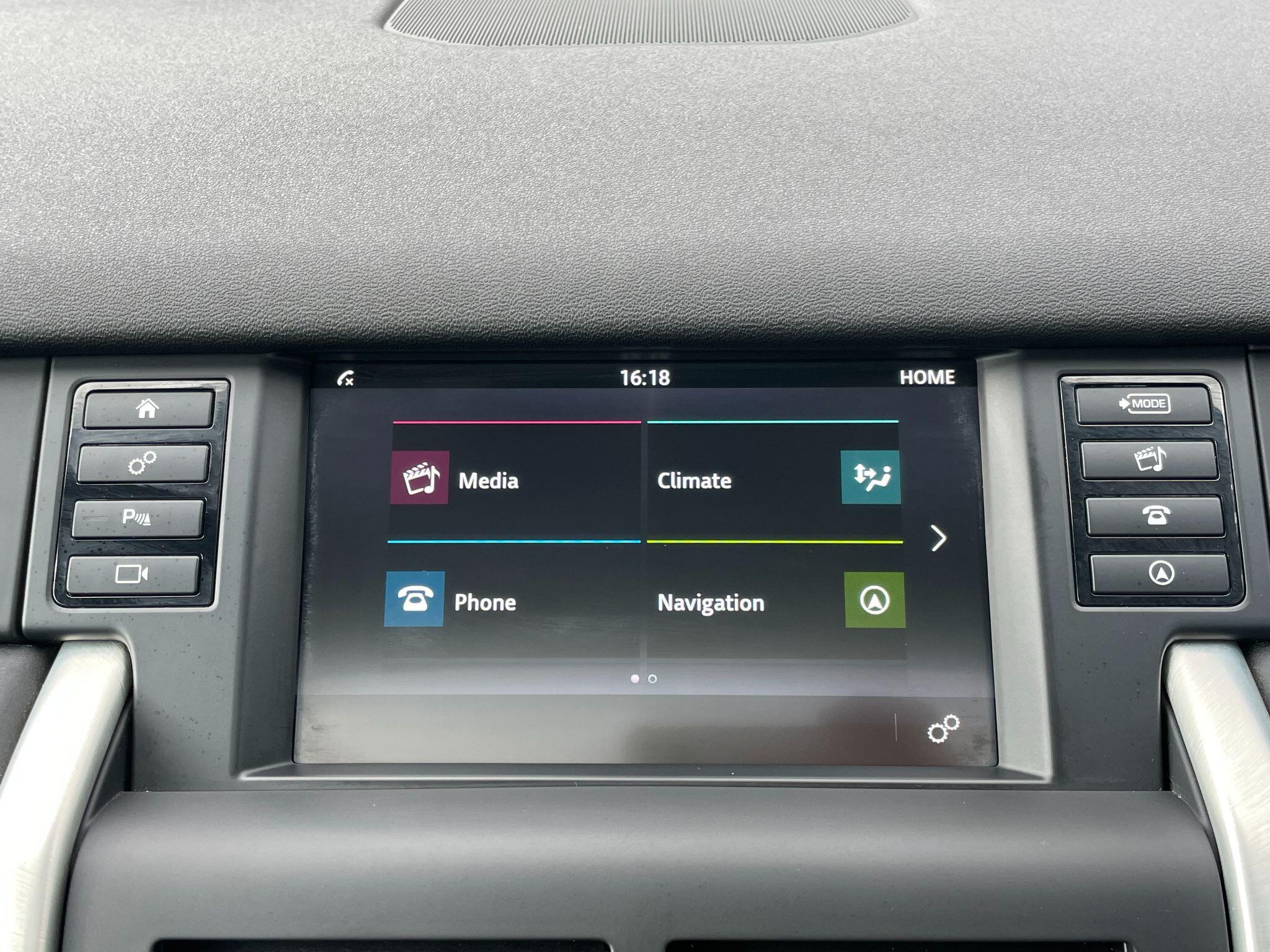 Land Rover Discovery Sport view 25
