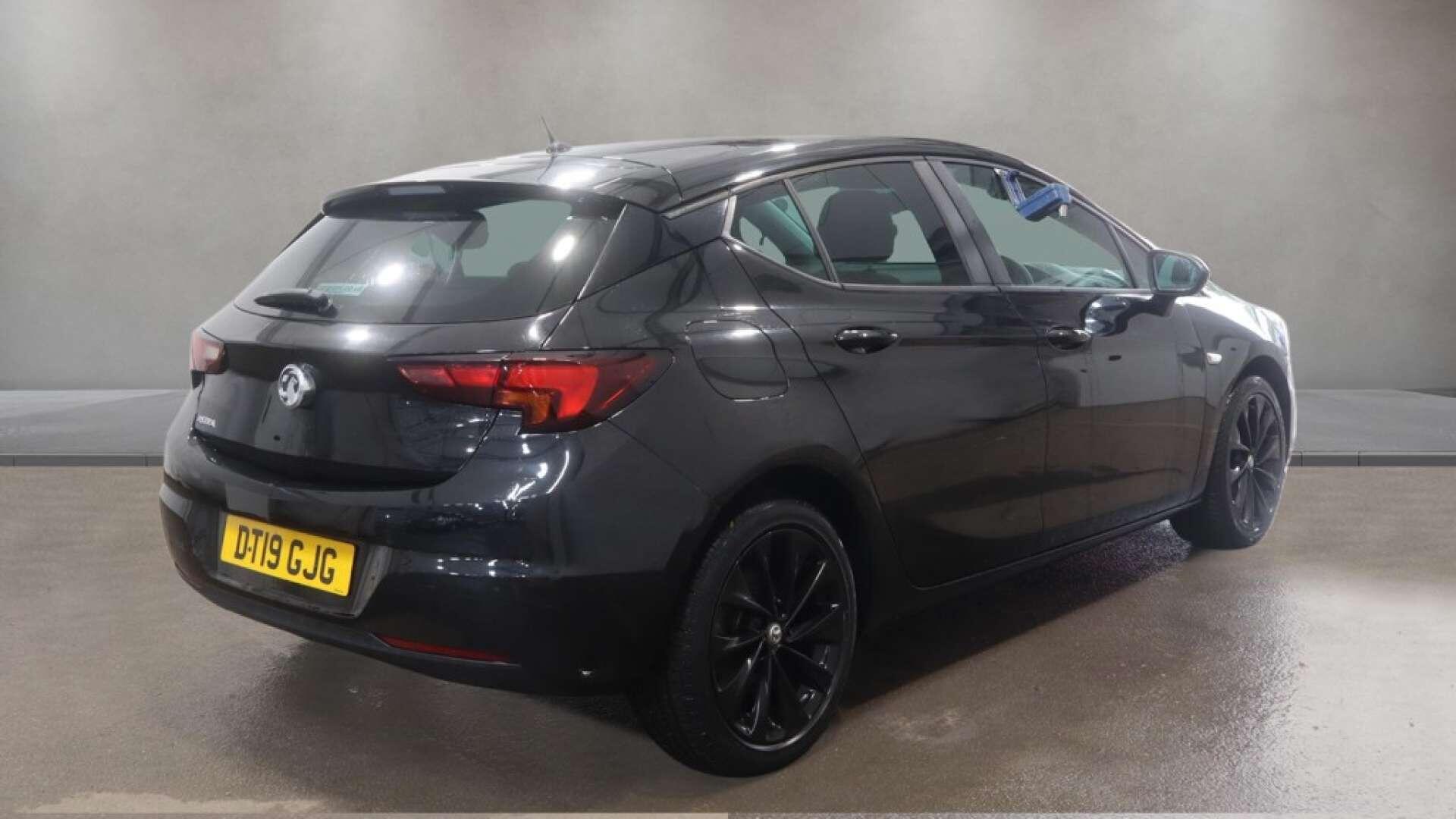 Vauxhall Astra view 9