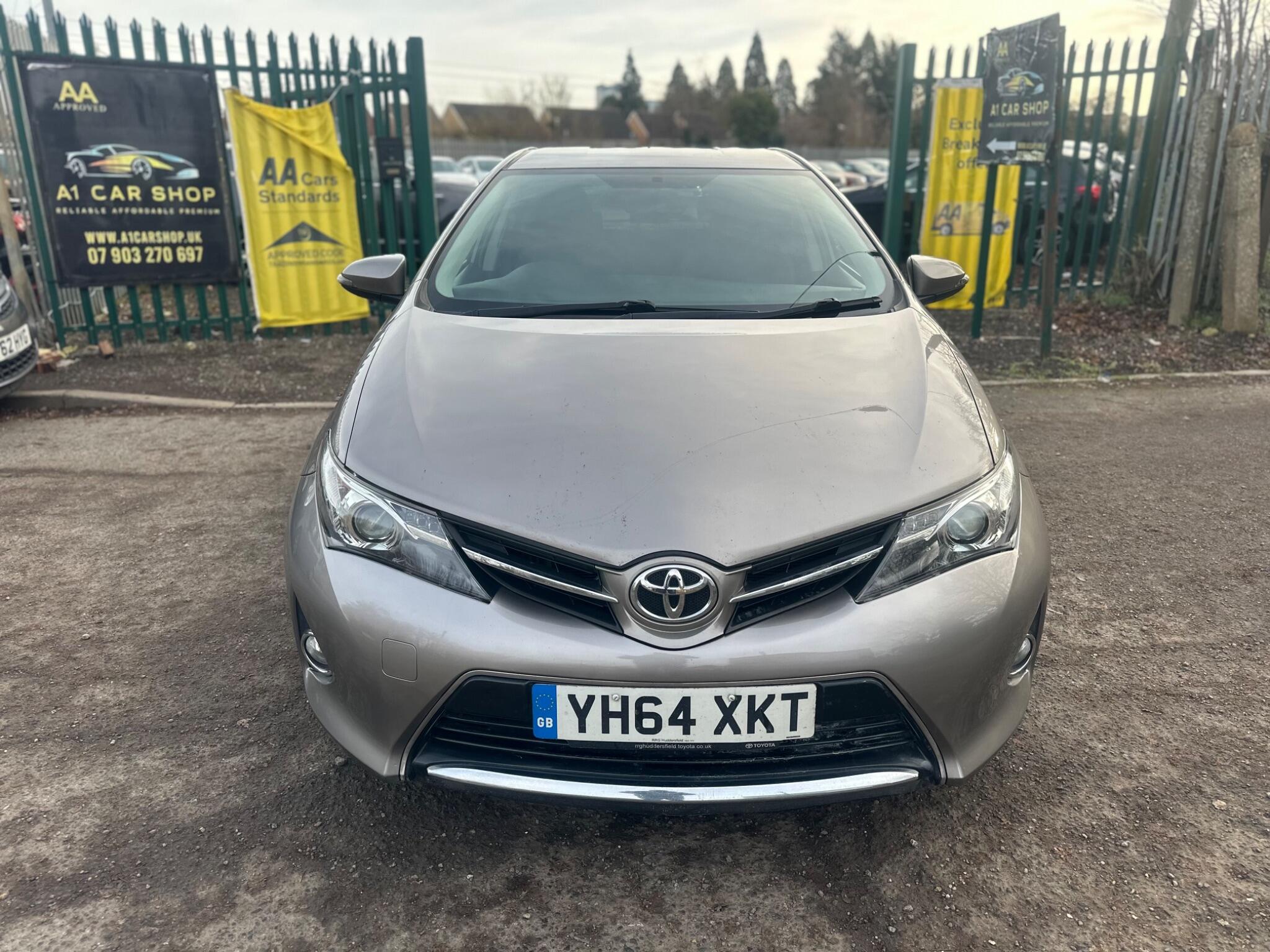 2014 Toyota Auris image 2