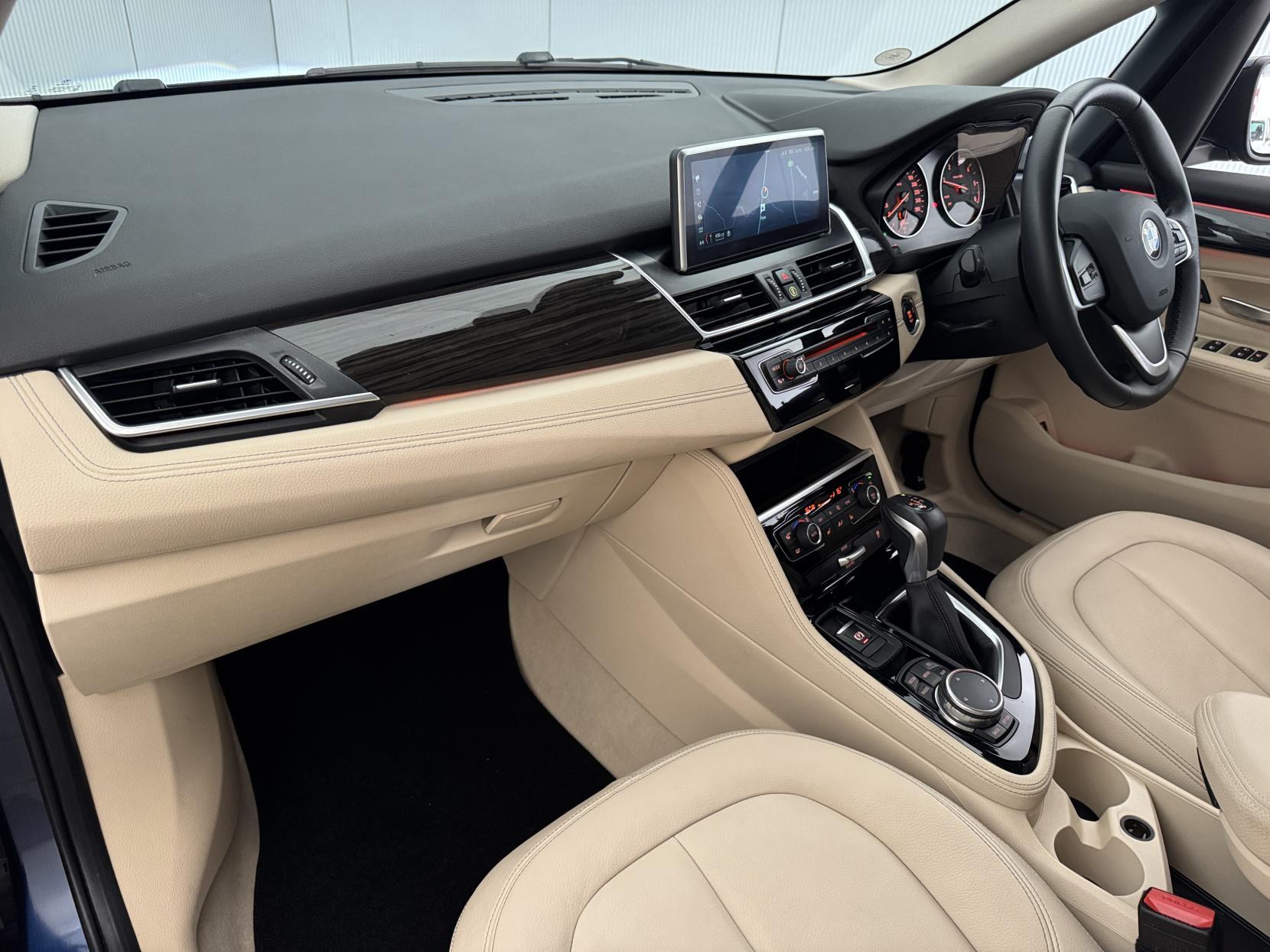 BMW 2 Series Active Tourer view 51