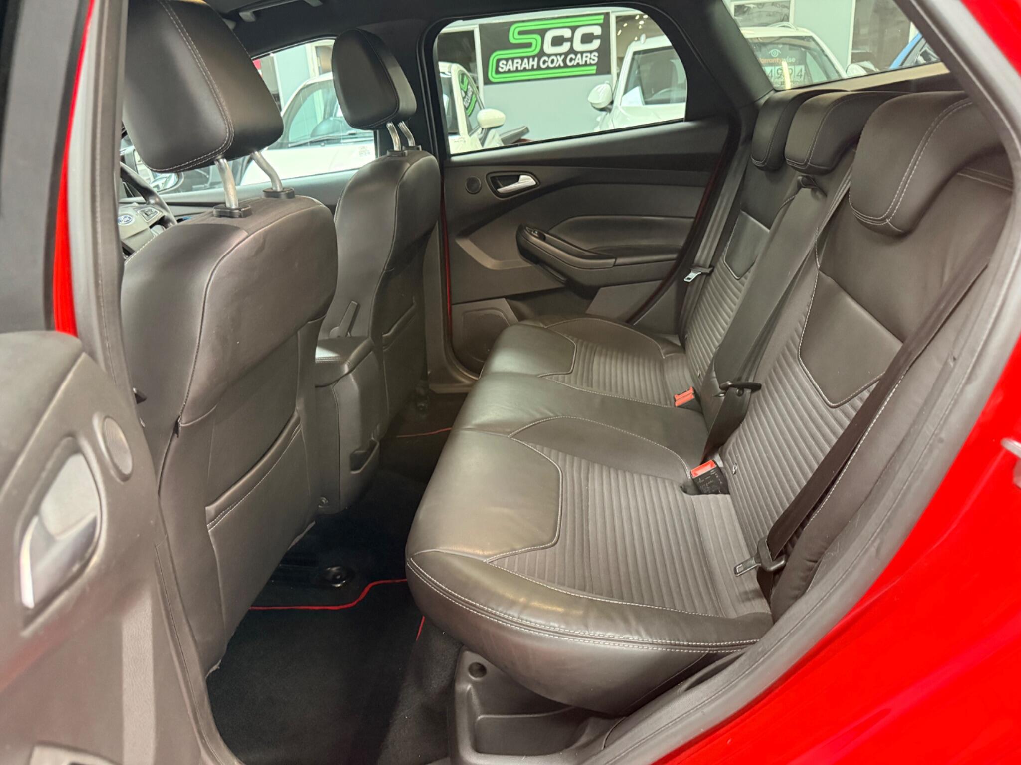 Ford Focus view 18