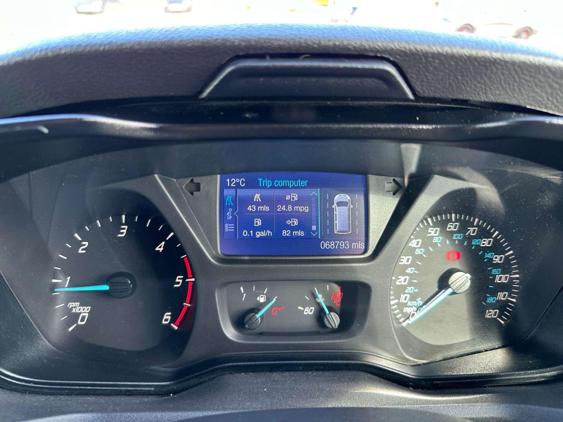 Ford Transit view 12