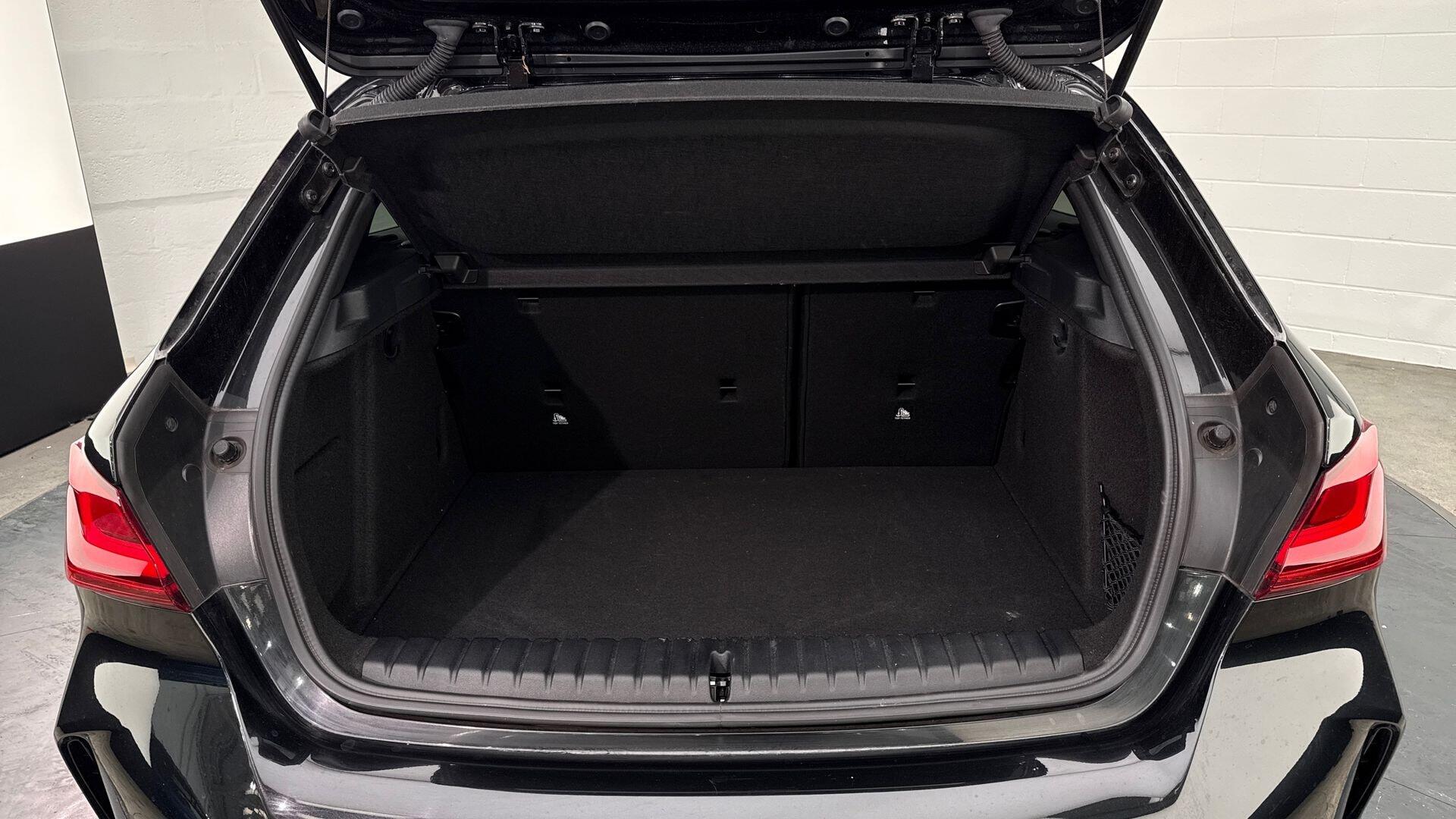 BMW 1 Series view 13
