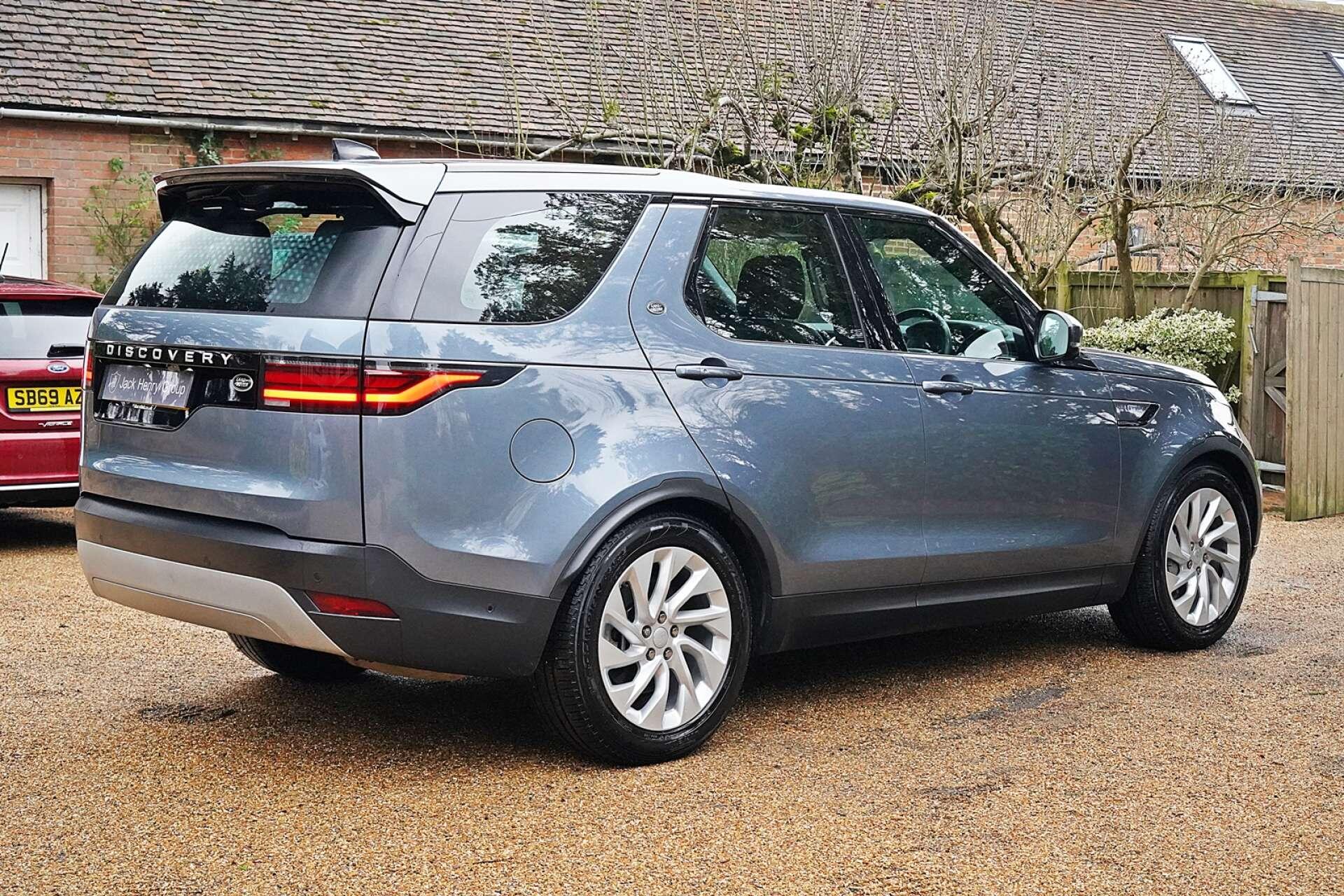 Land Rover Discovery view 7