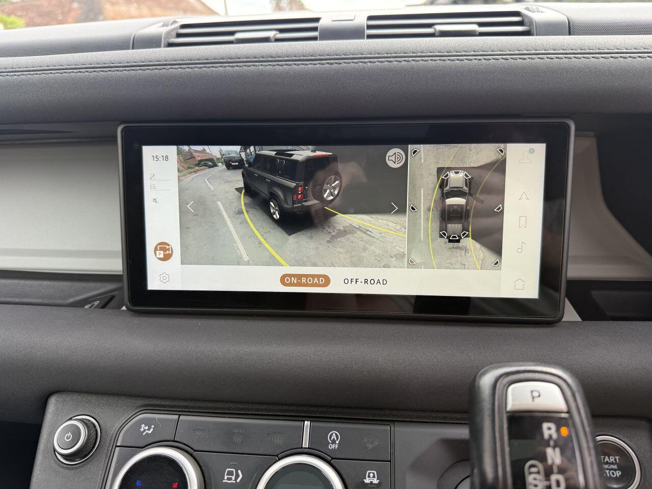 Land Rover Defender 110 view 11