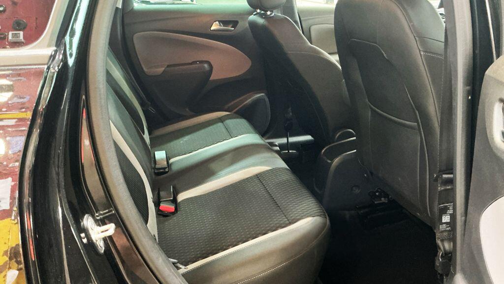 Vauxhall Crossland X view 13
