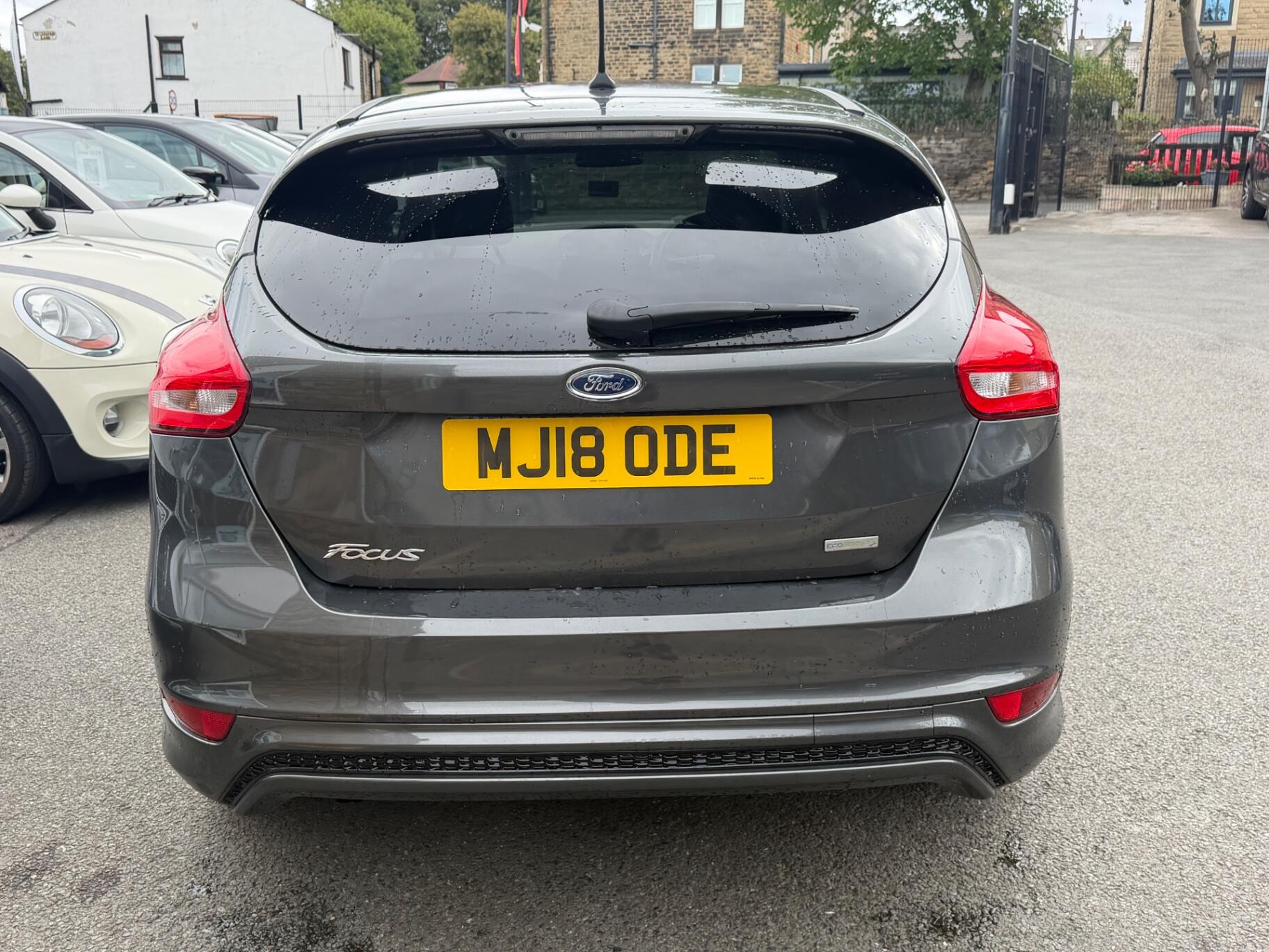 Ford Focus view 7
