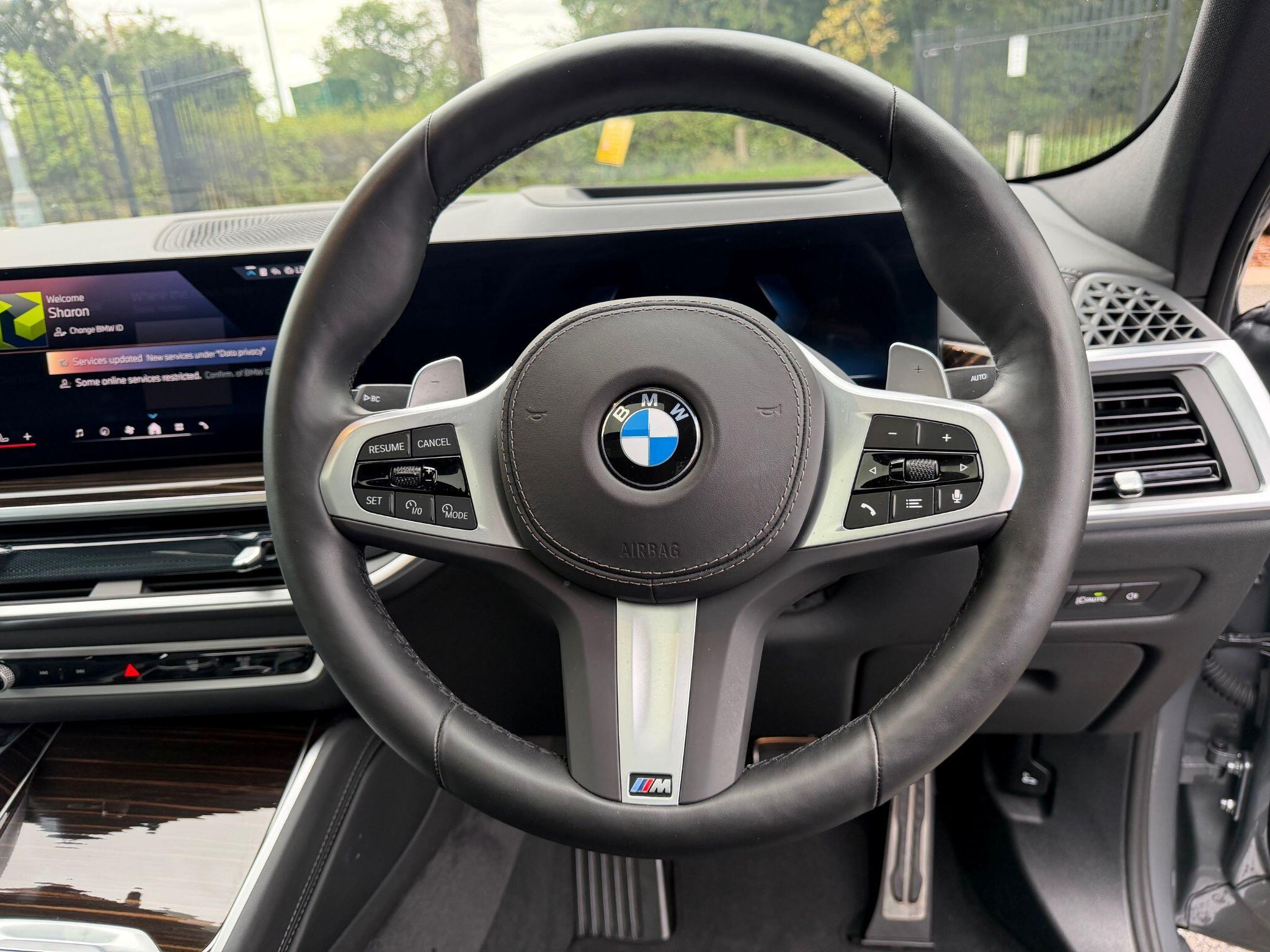 BMW X6 view 12