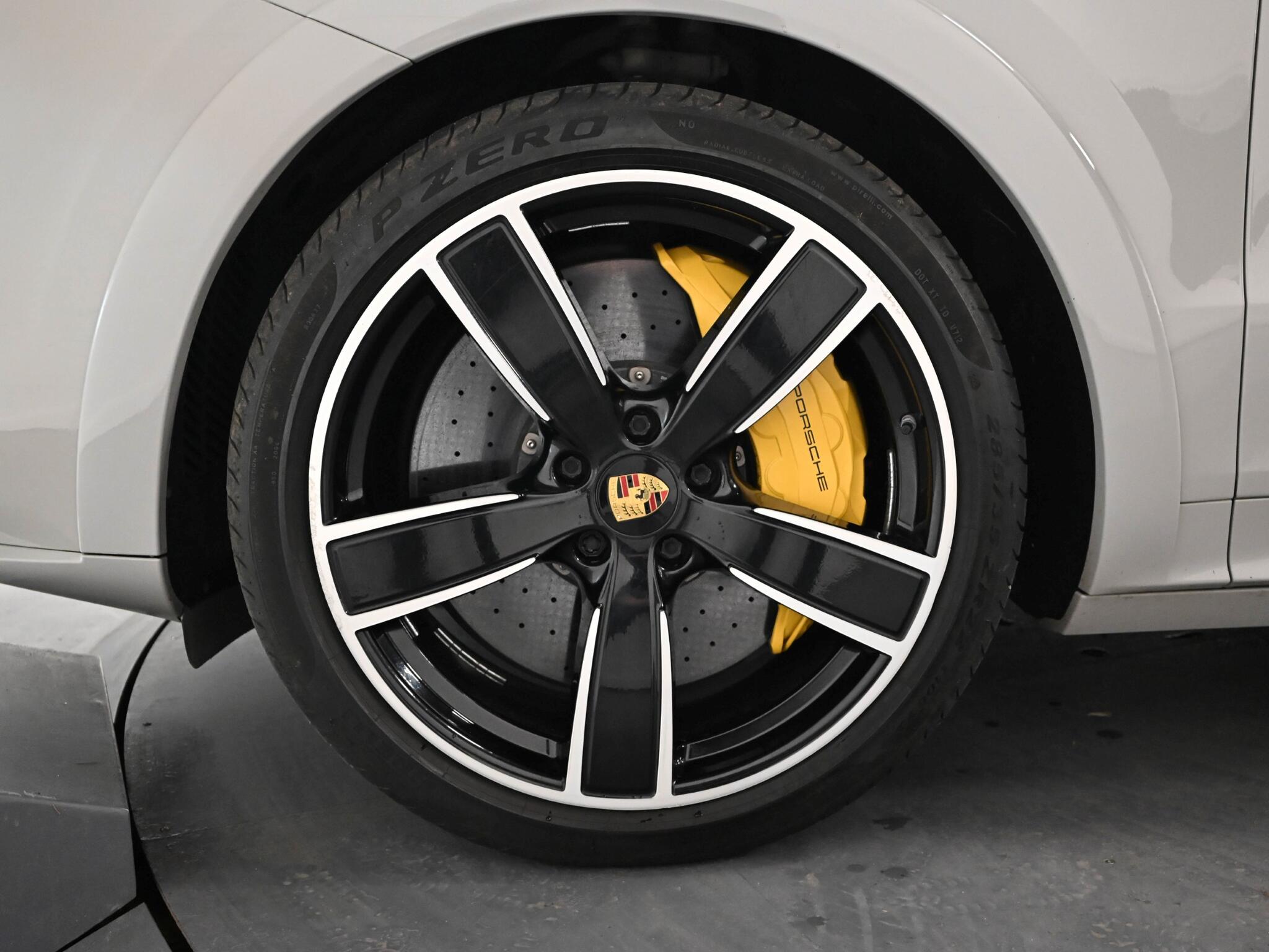 Porsche Cayenne view 82