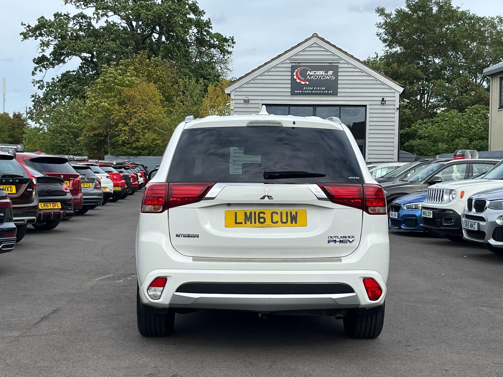 Mitsubishi Outlander view 6