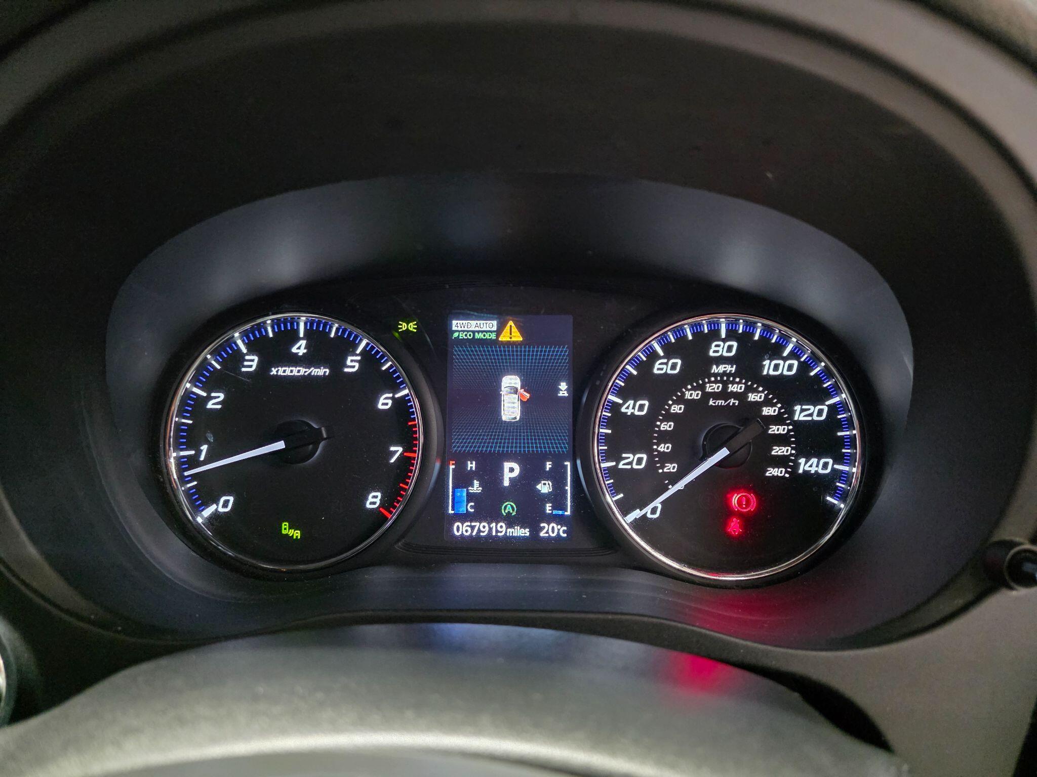Mitsubishi Outlander view 11