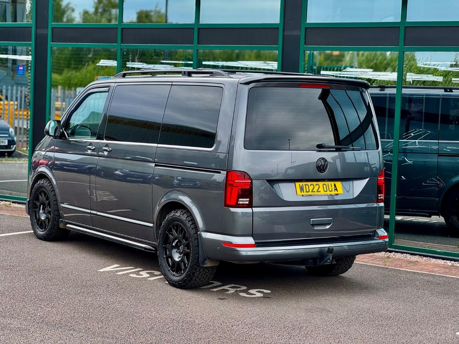 Volkswagen Caravelle view 18