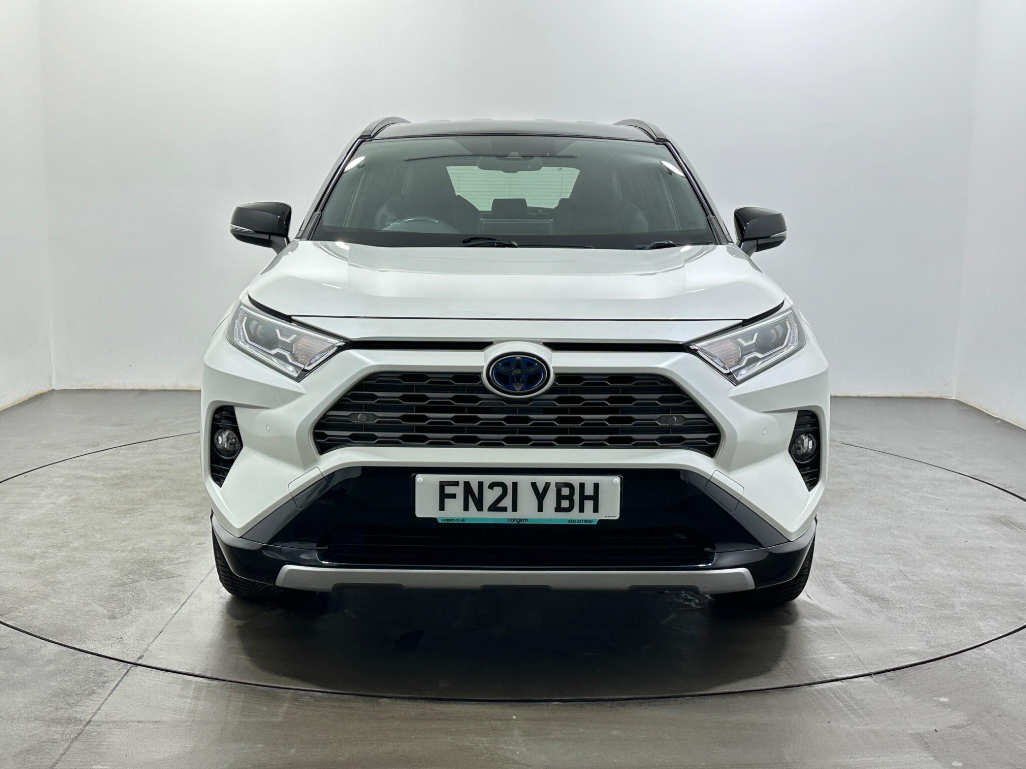Toyota Rav4 view 3