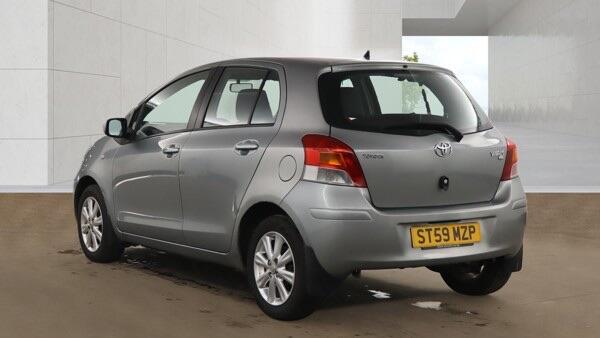 Toyota Yaris view 3