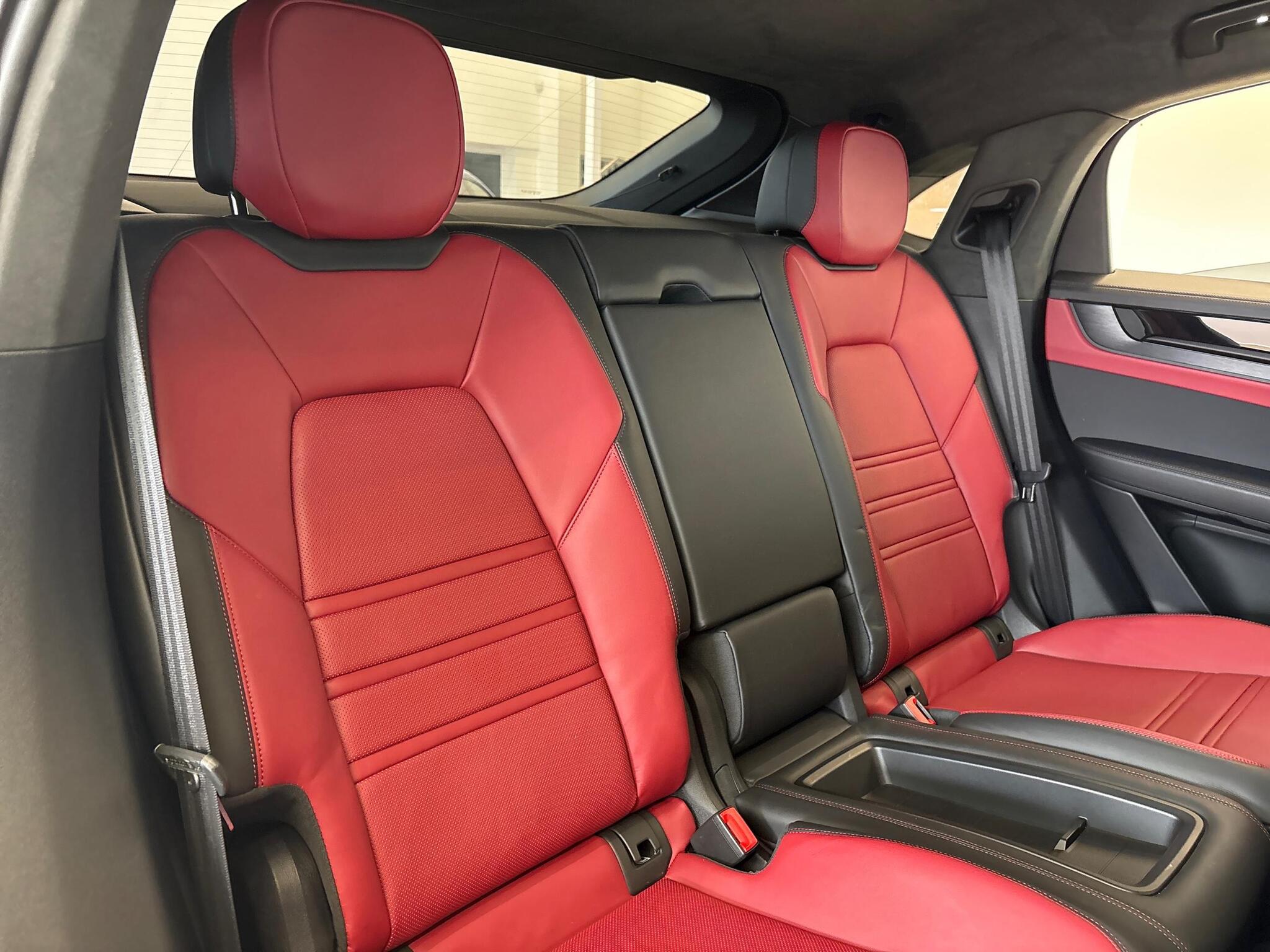Porsche Cayenne view 28