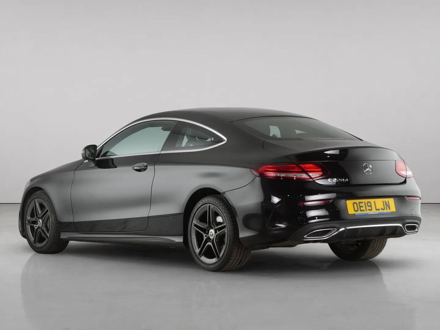 Mercedes-Benz C-Class view 9