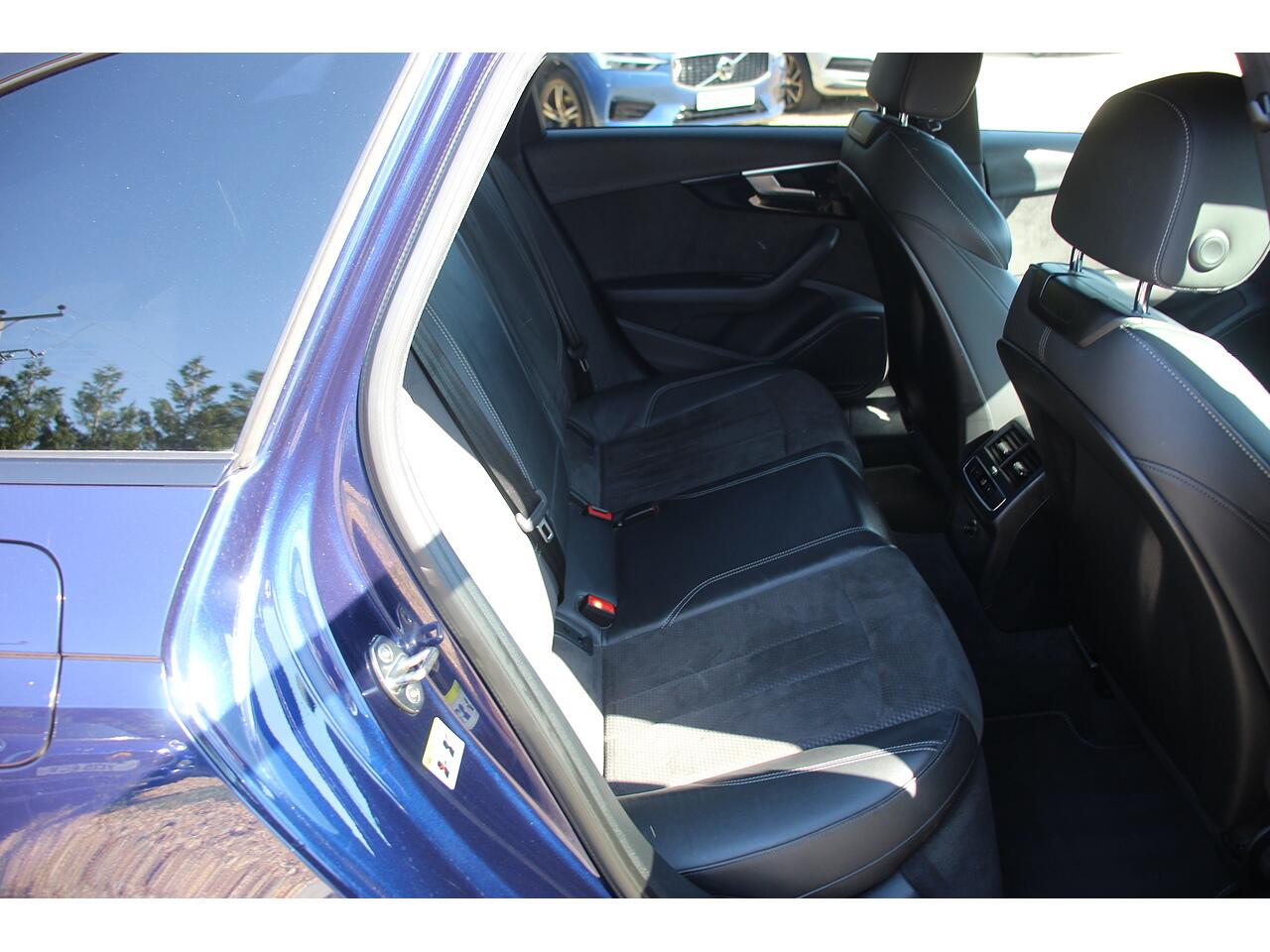 Audi A4 Avant view 18
