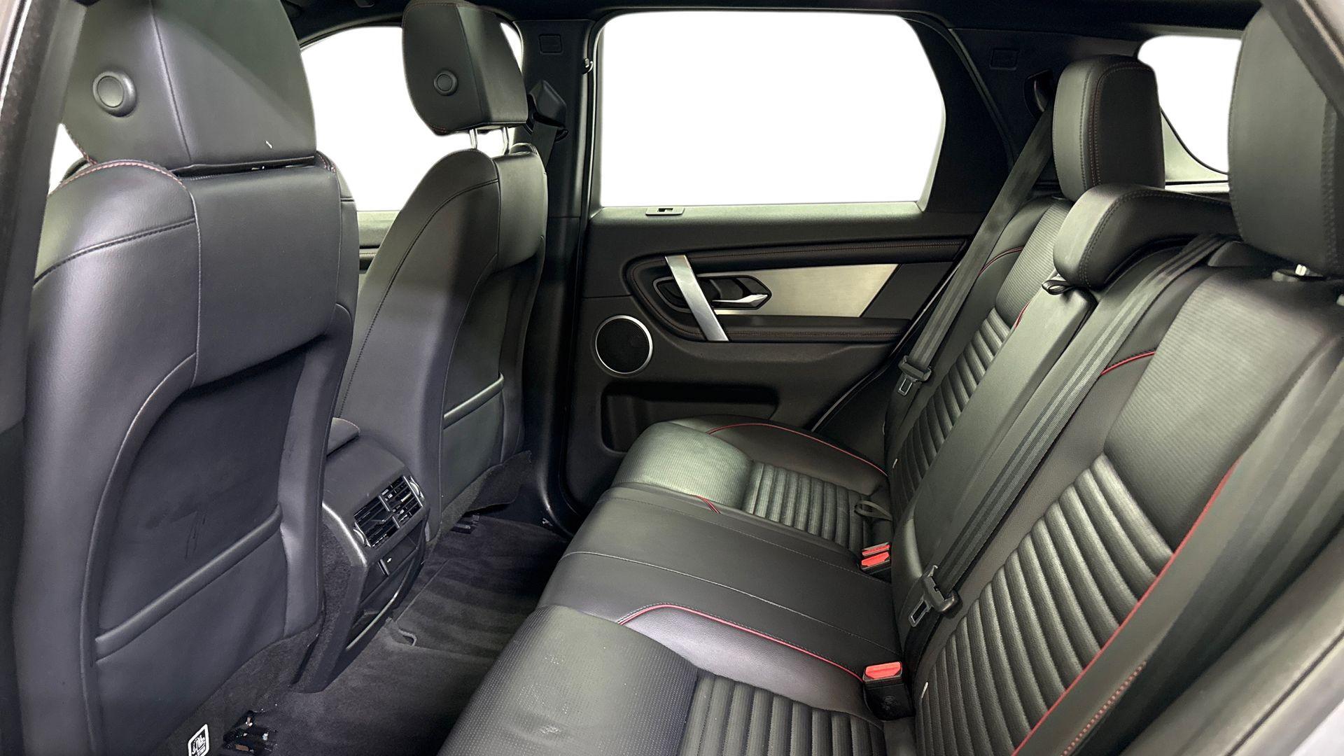 Land Rover Discovery Sport view 4