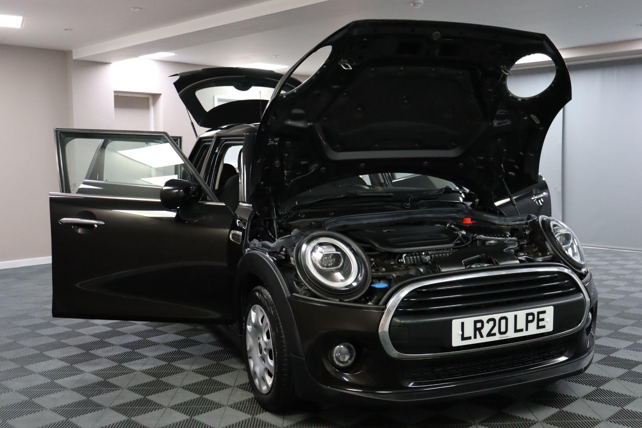 Mini Hatch view 15