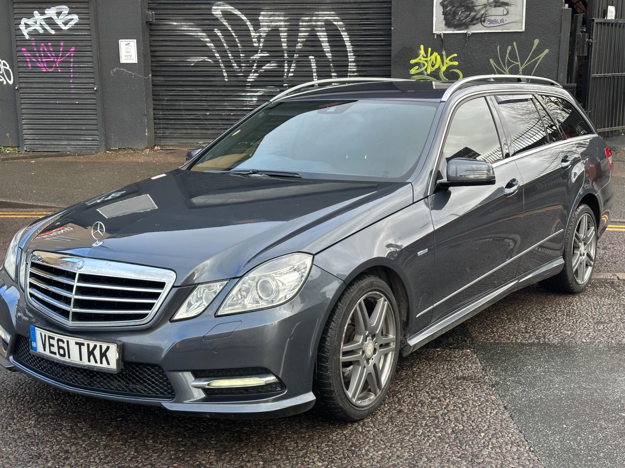 Mercedes-Benz E-Class view 42