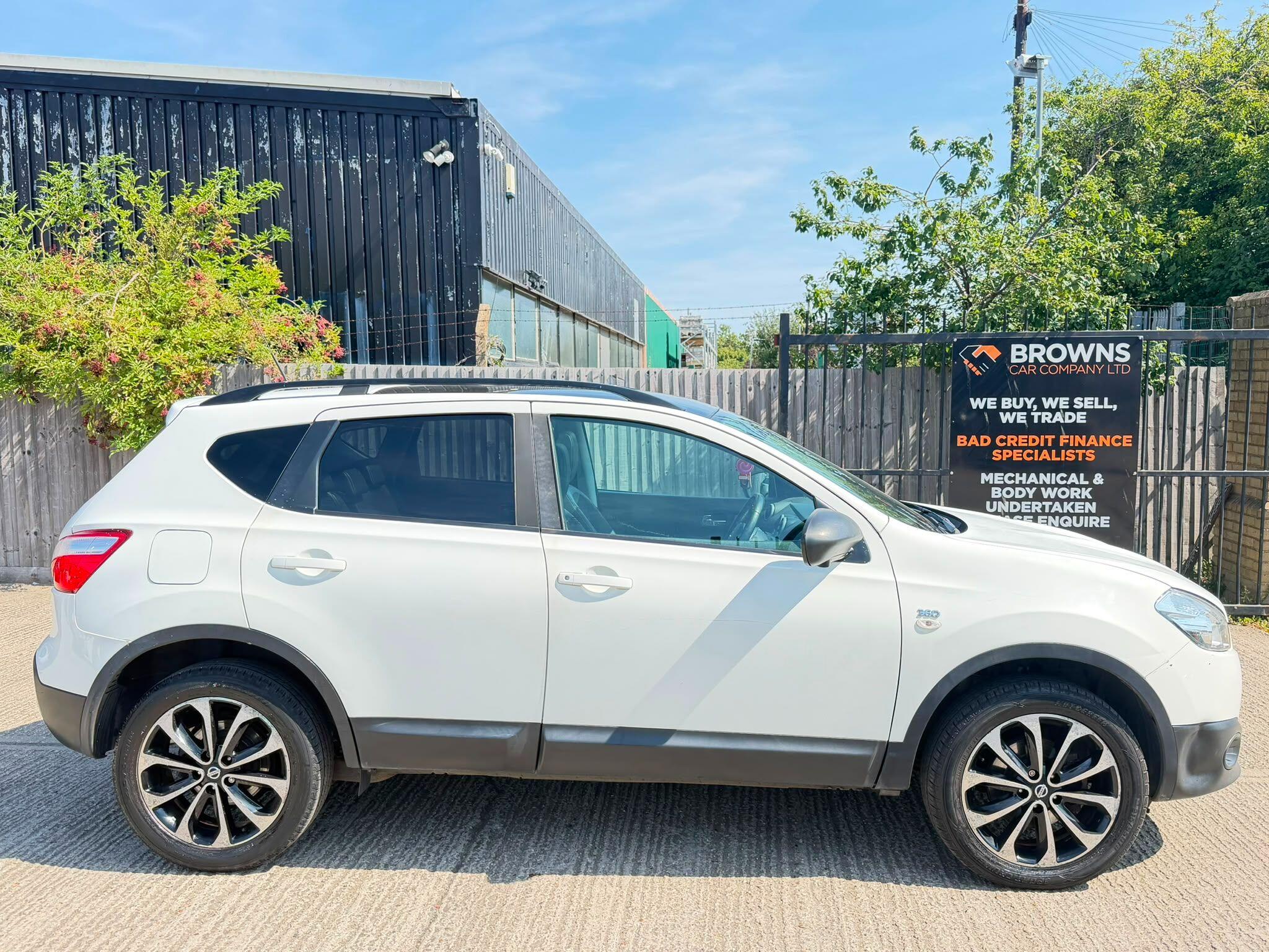 Nissan Qashqai view 2