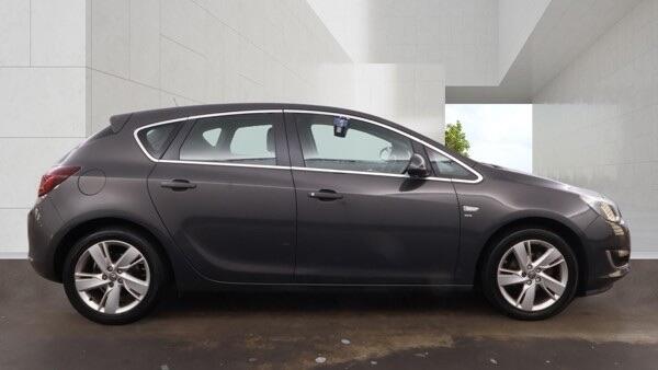 Vauxhall Astra view 3