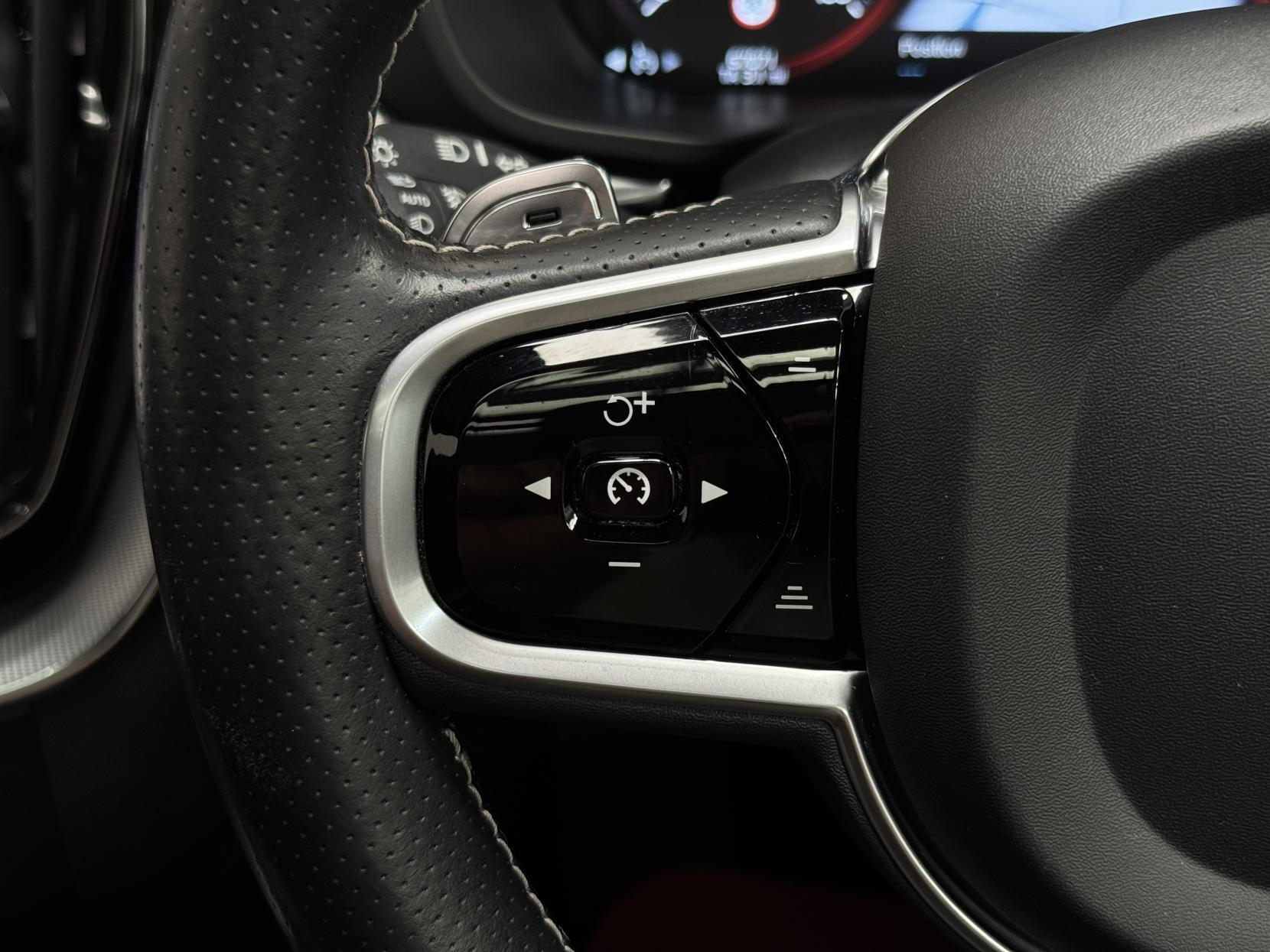 Volvo XC60 view 44
