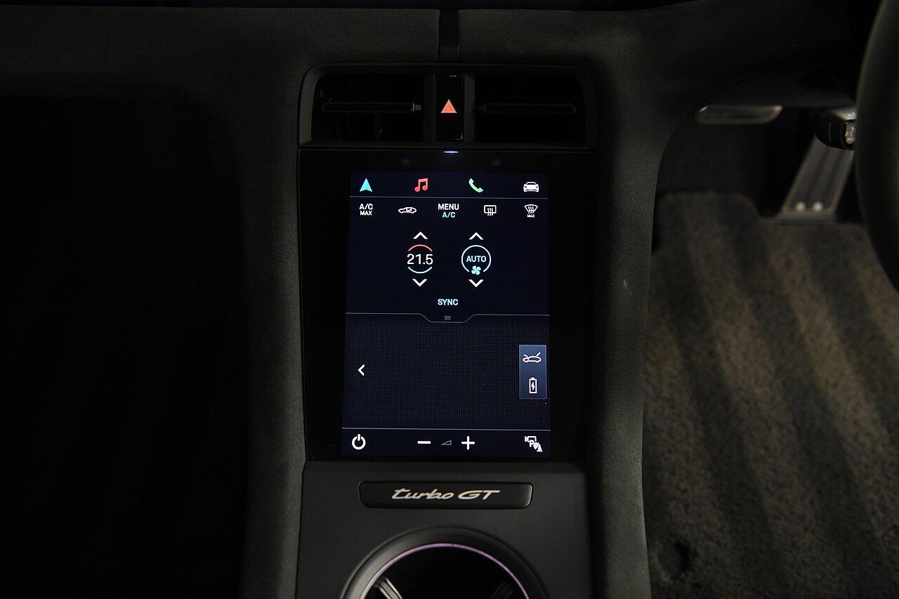 Porsche Taycan view 32