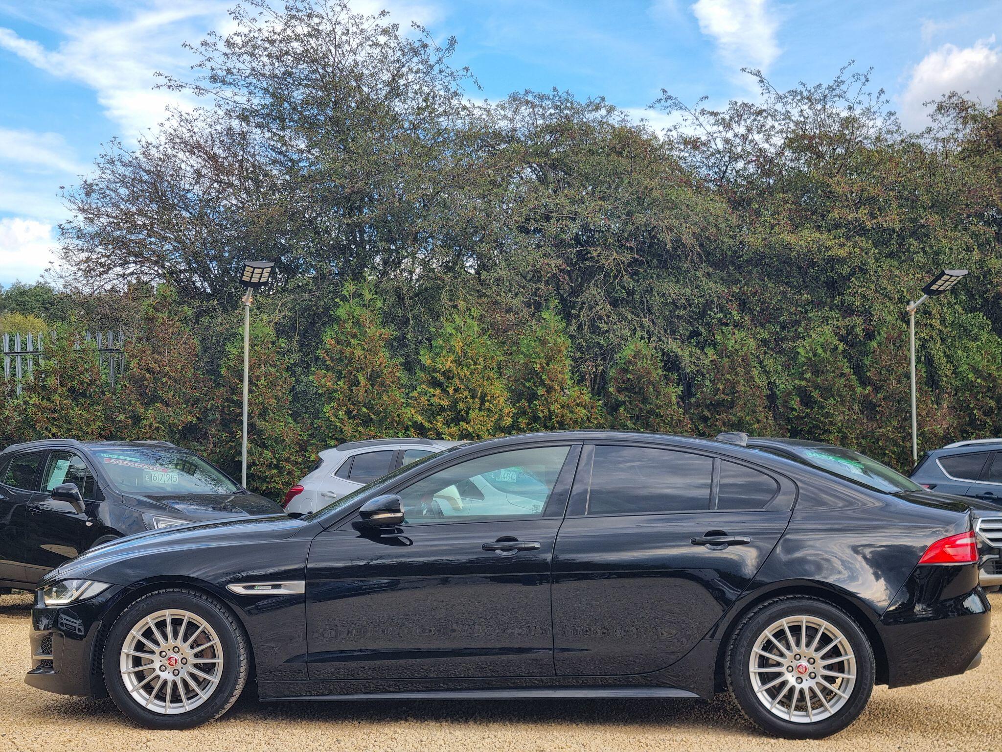 Jaguar Xe view 21