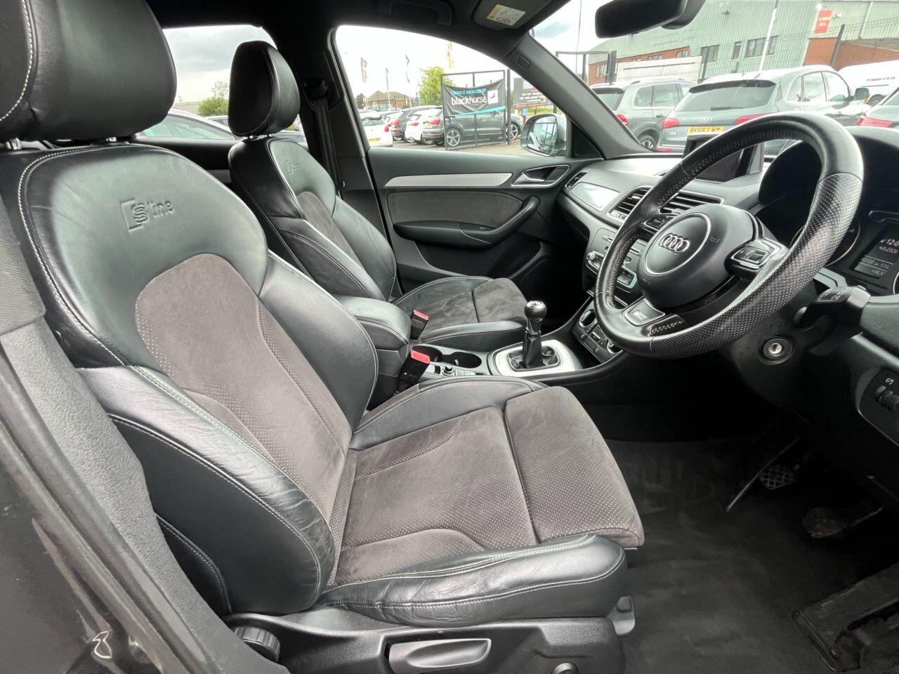 Audi Q3 view 11